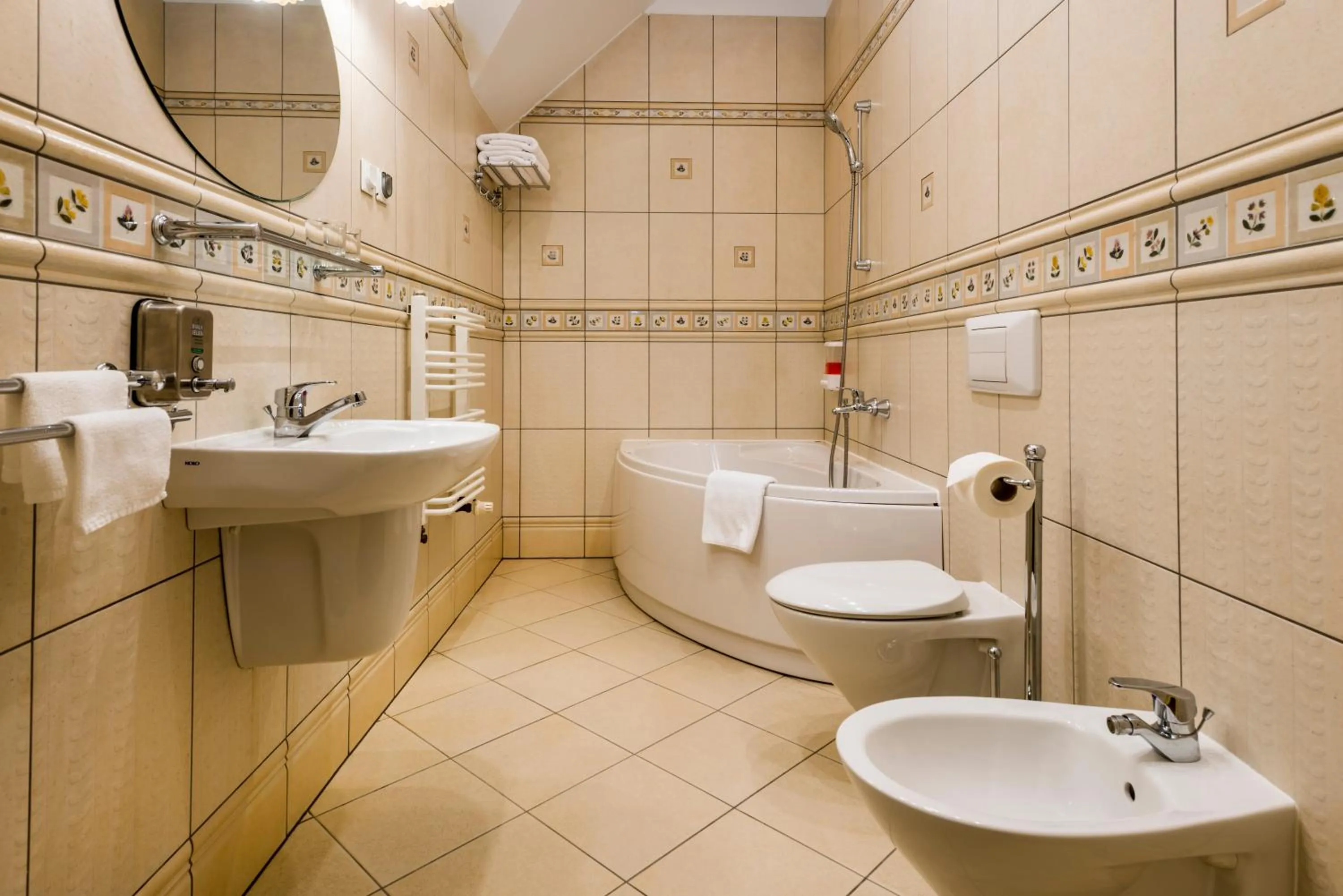 Bathroom in Dworek 1885