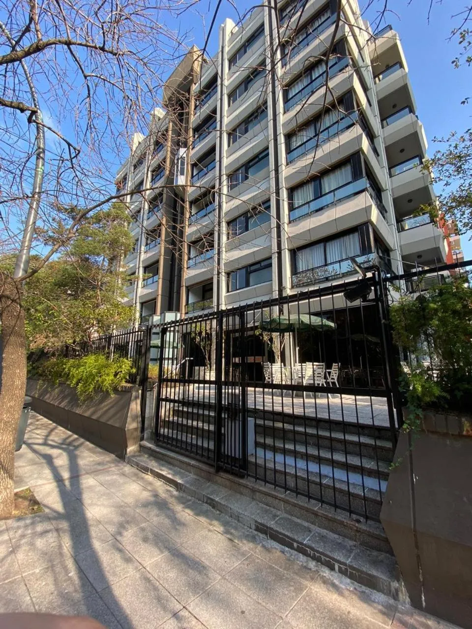 Golf Tower Suites & Apartments