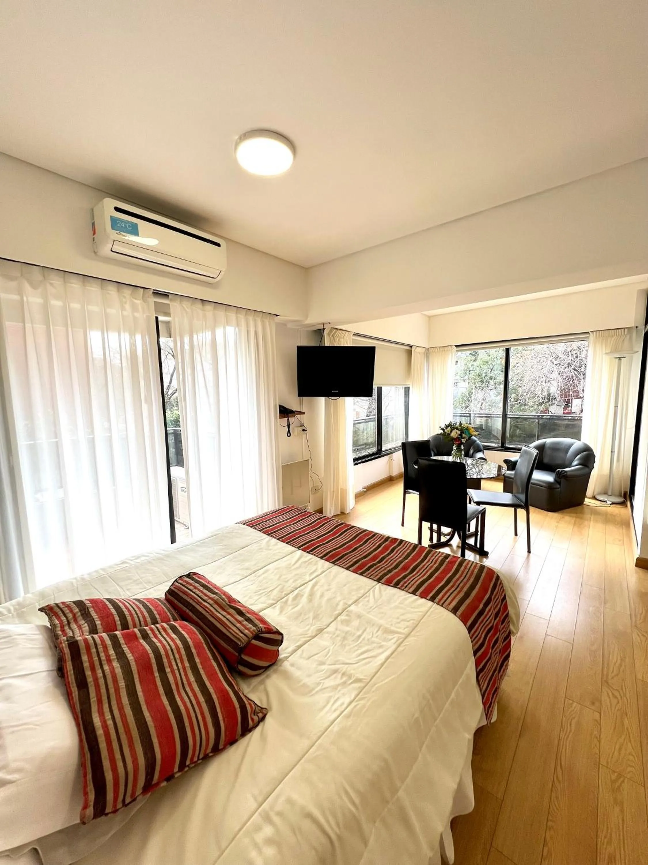 Bed in Golf Tower Suites & Apartments