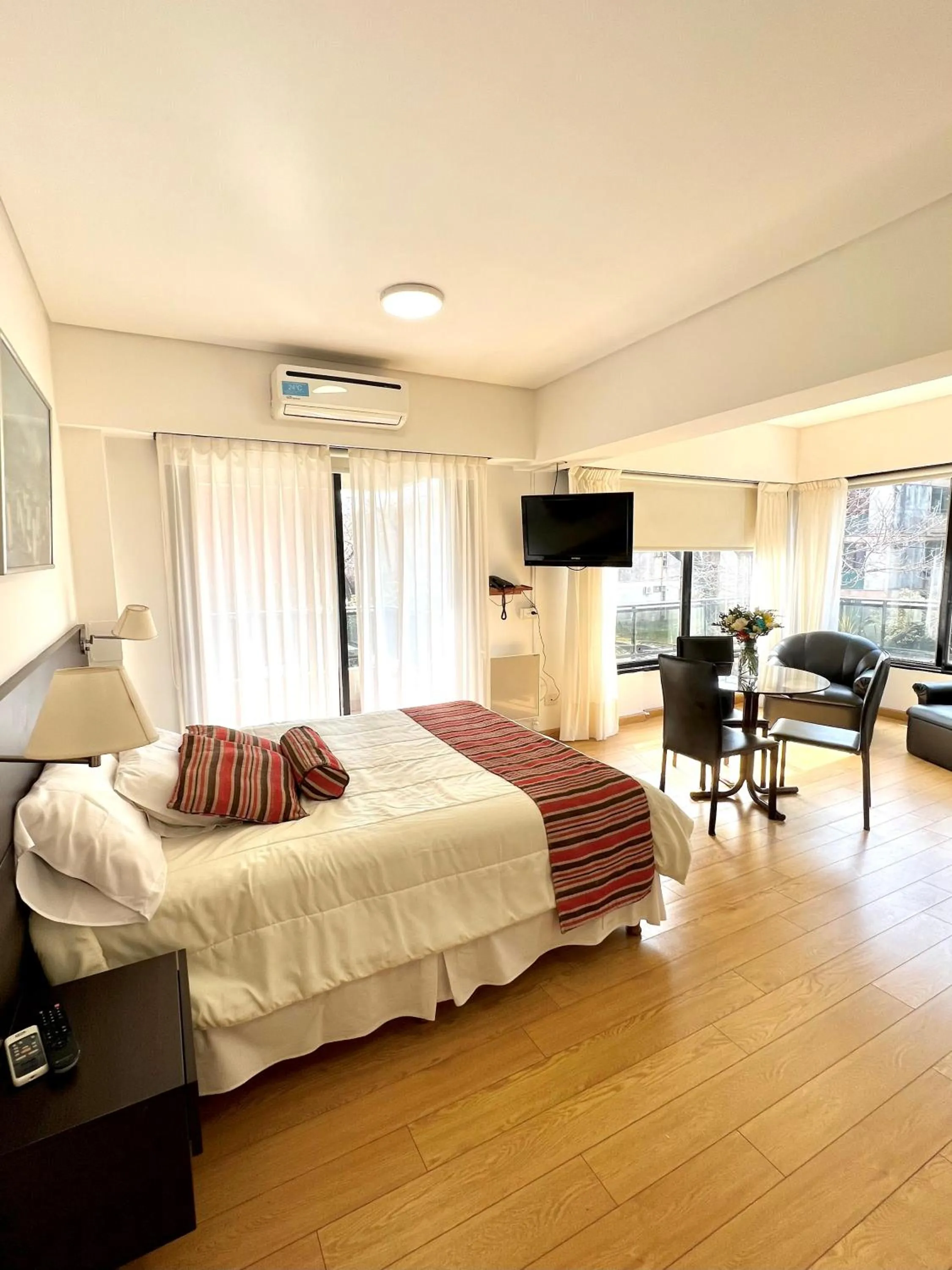 Bed in Golf Tower Suites & Apartments