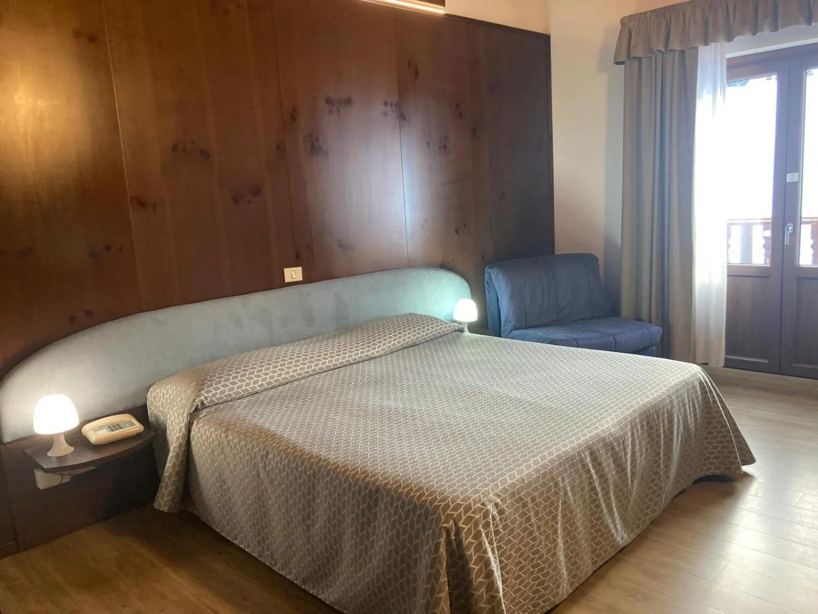 Bedroom, Bed in Etoile De Neige