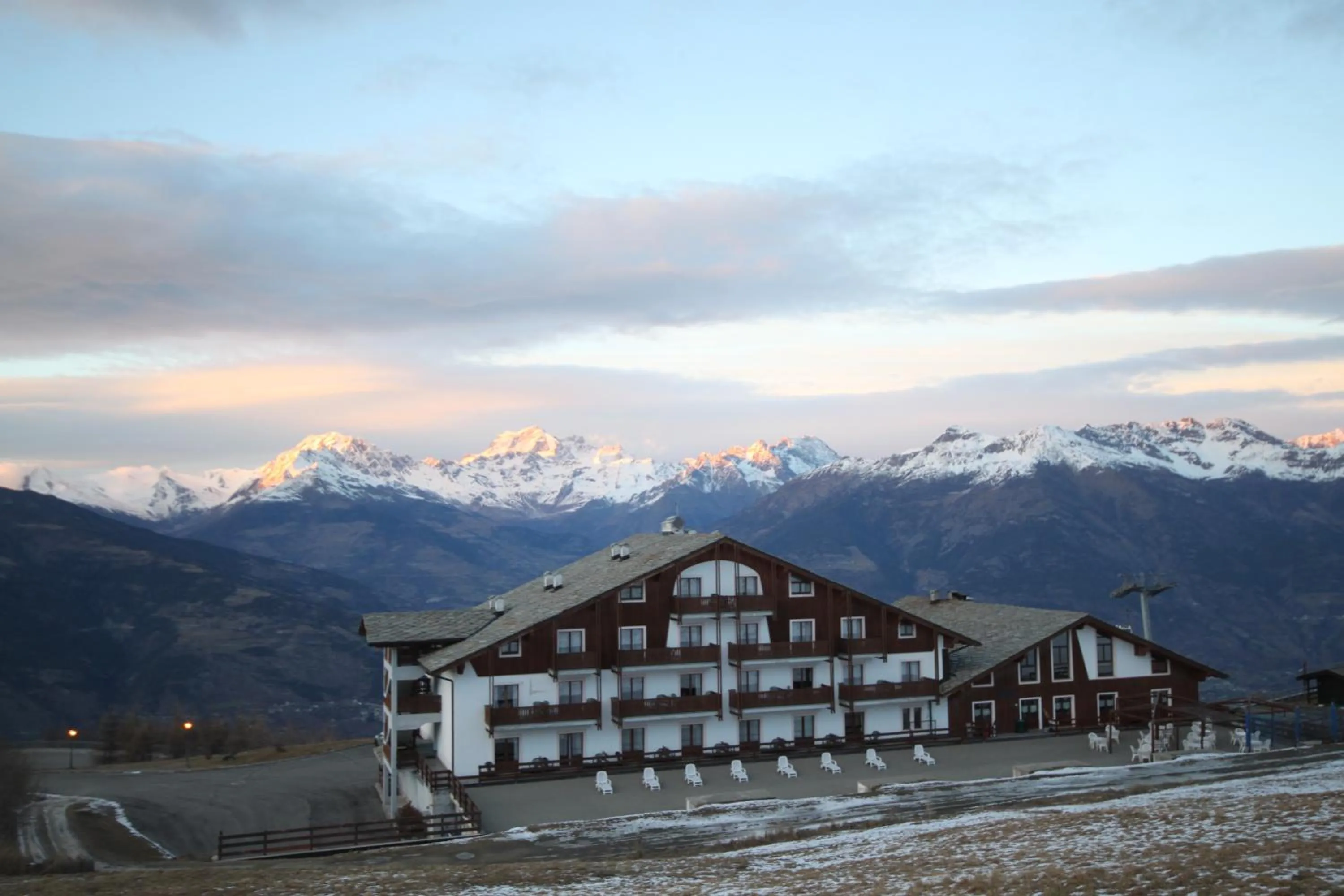 Property building in Etoile De Neige