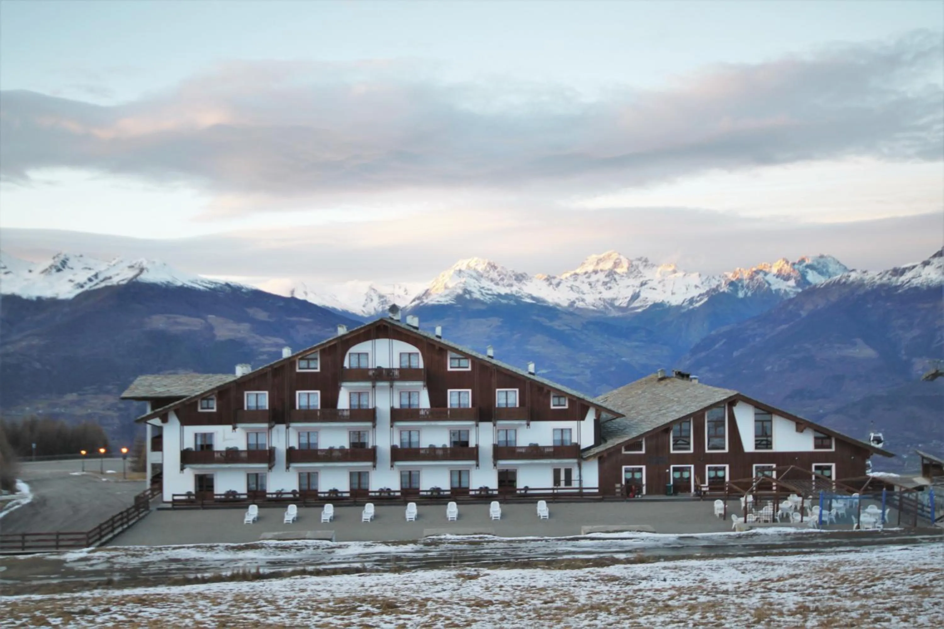 Property building in Etoile De Neige