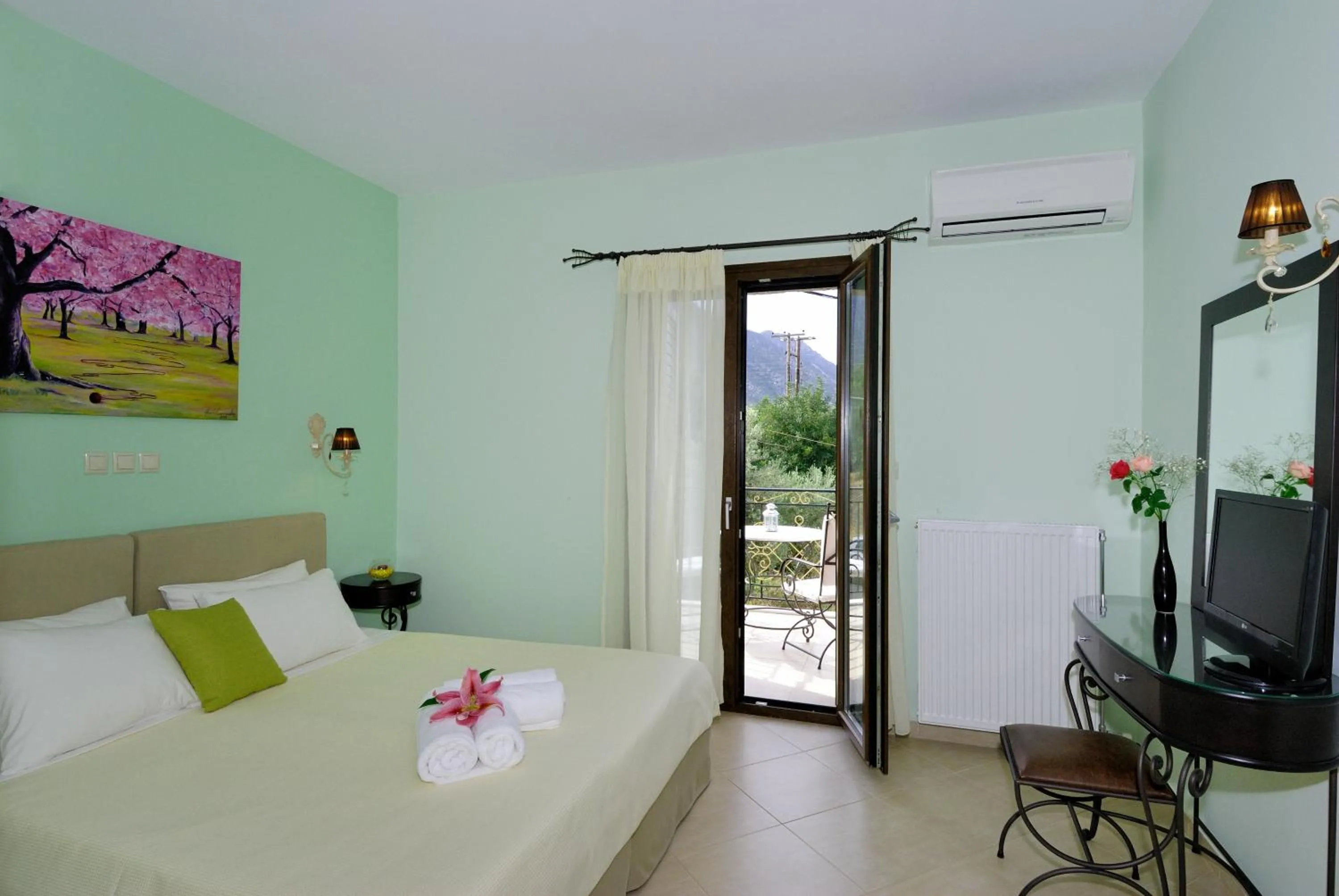 Bedroom, Bed in Byzantinon Hotel