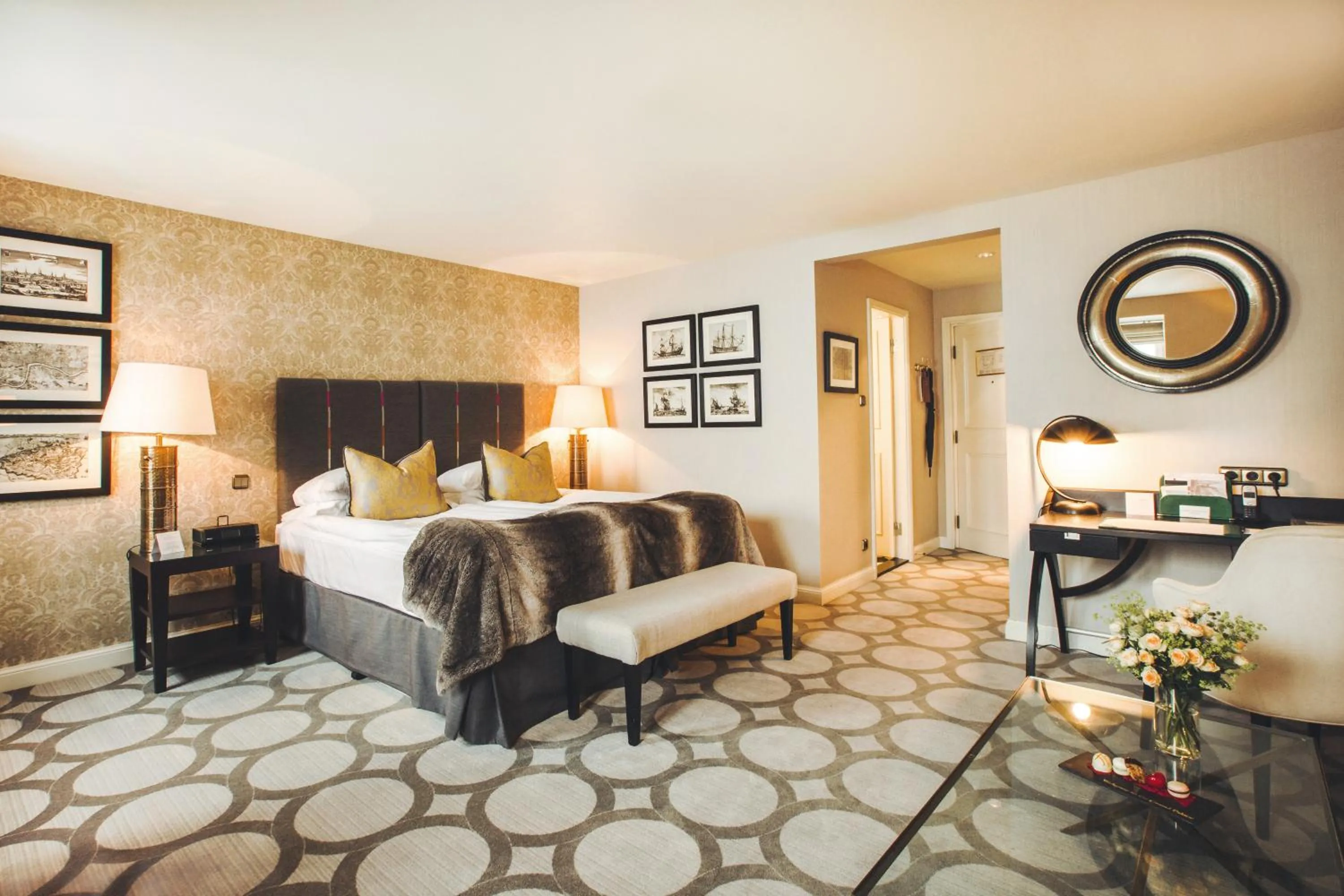 Photo of the whole room, Bed in Grand Palace Hotel - Small Luxury Hotels of the World