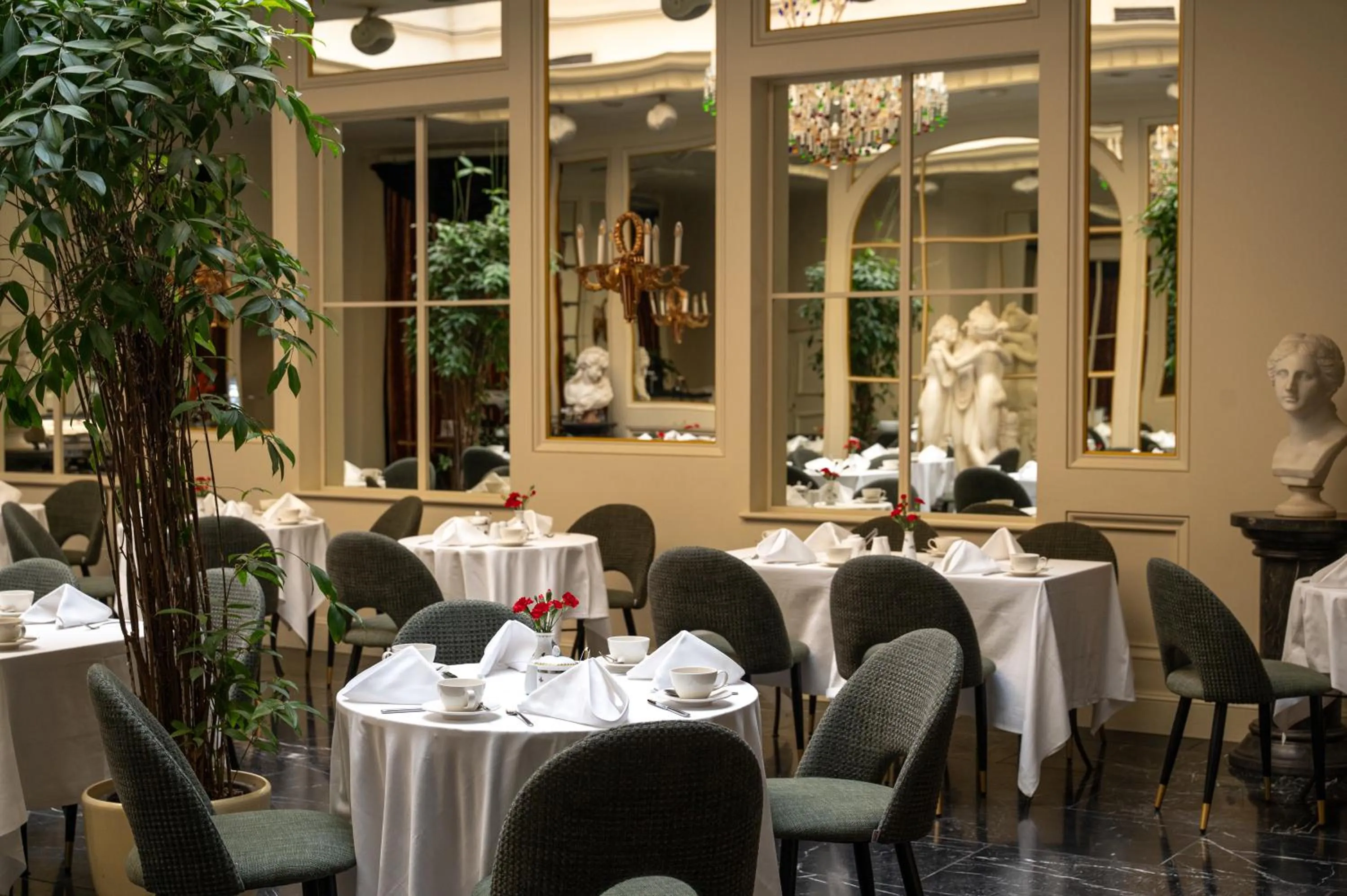 Breakfast in Grand Palace Hotel - Small Luxury Hotels of the World