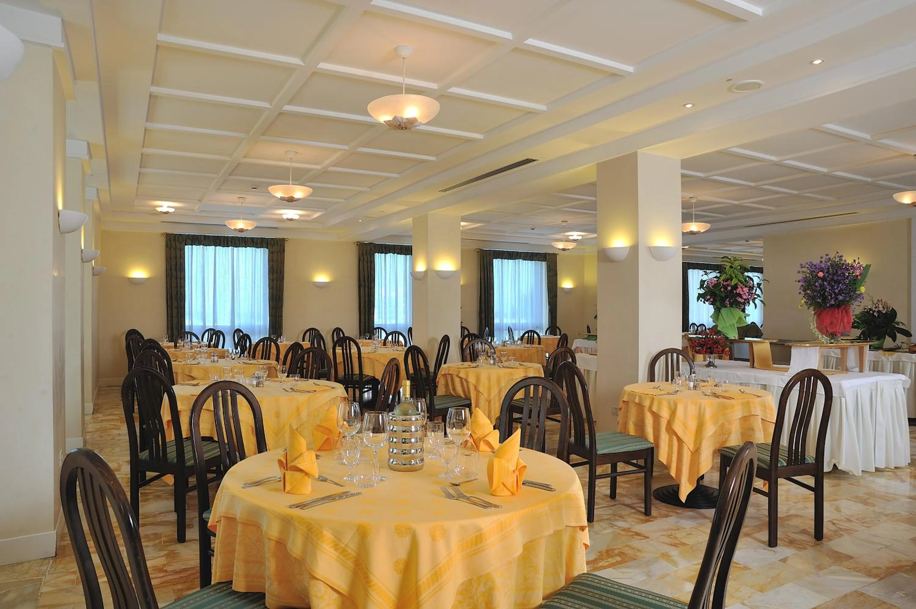 Restaurant/places to eat in Hotel de France