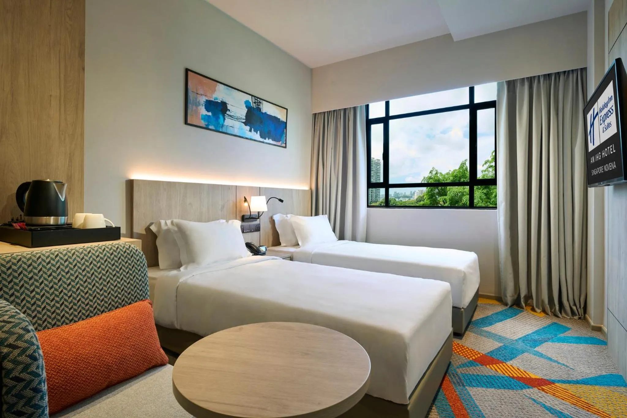 Photo of the whole room, Bed in Holiday Inn Express & Suites Singapore Novena by IHG