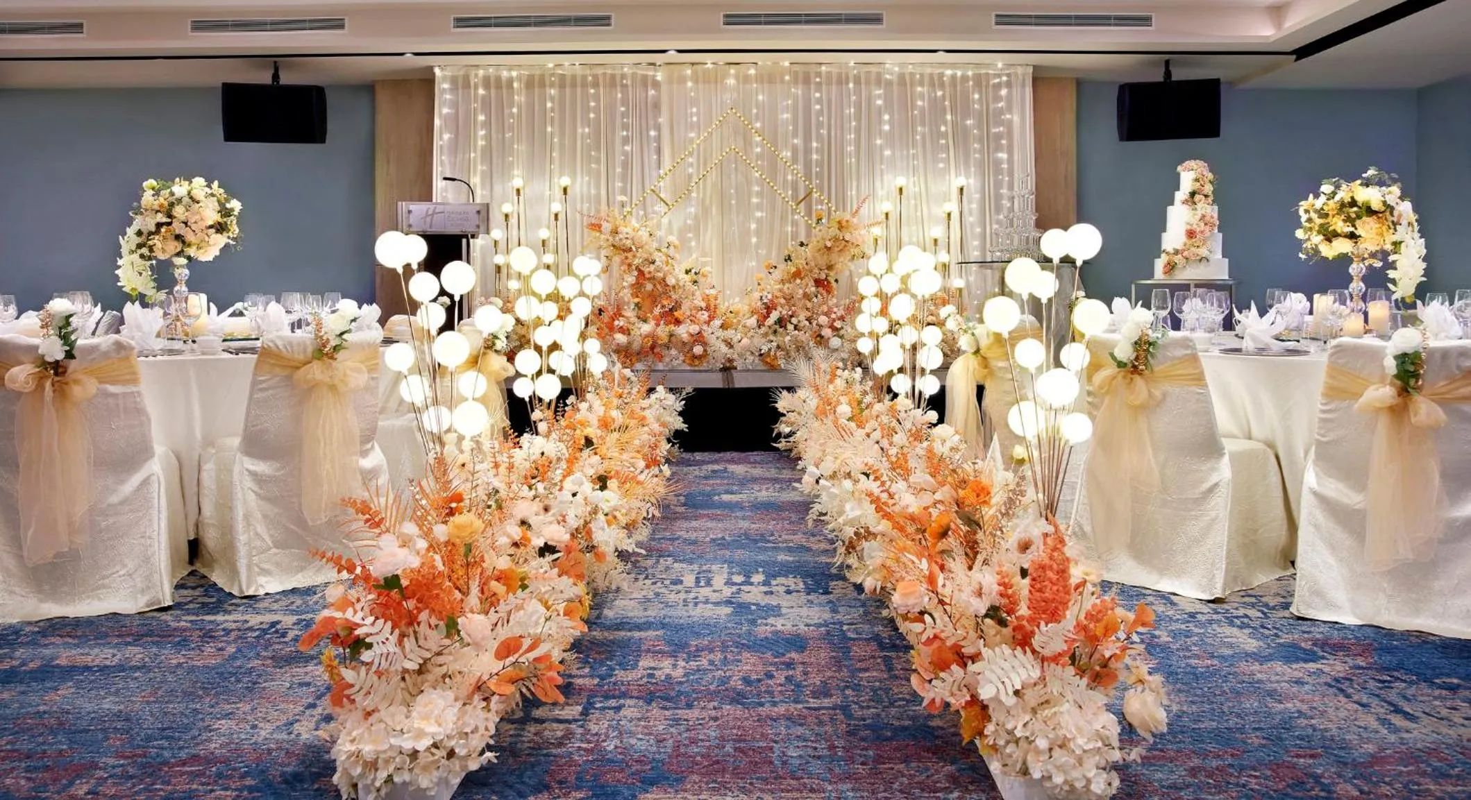 Meeting/conference room in Holiday Inn Express & Suites Singapore Novena by IHG