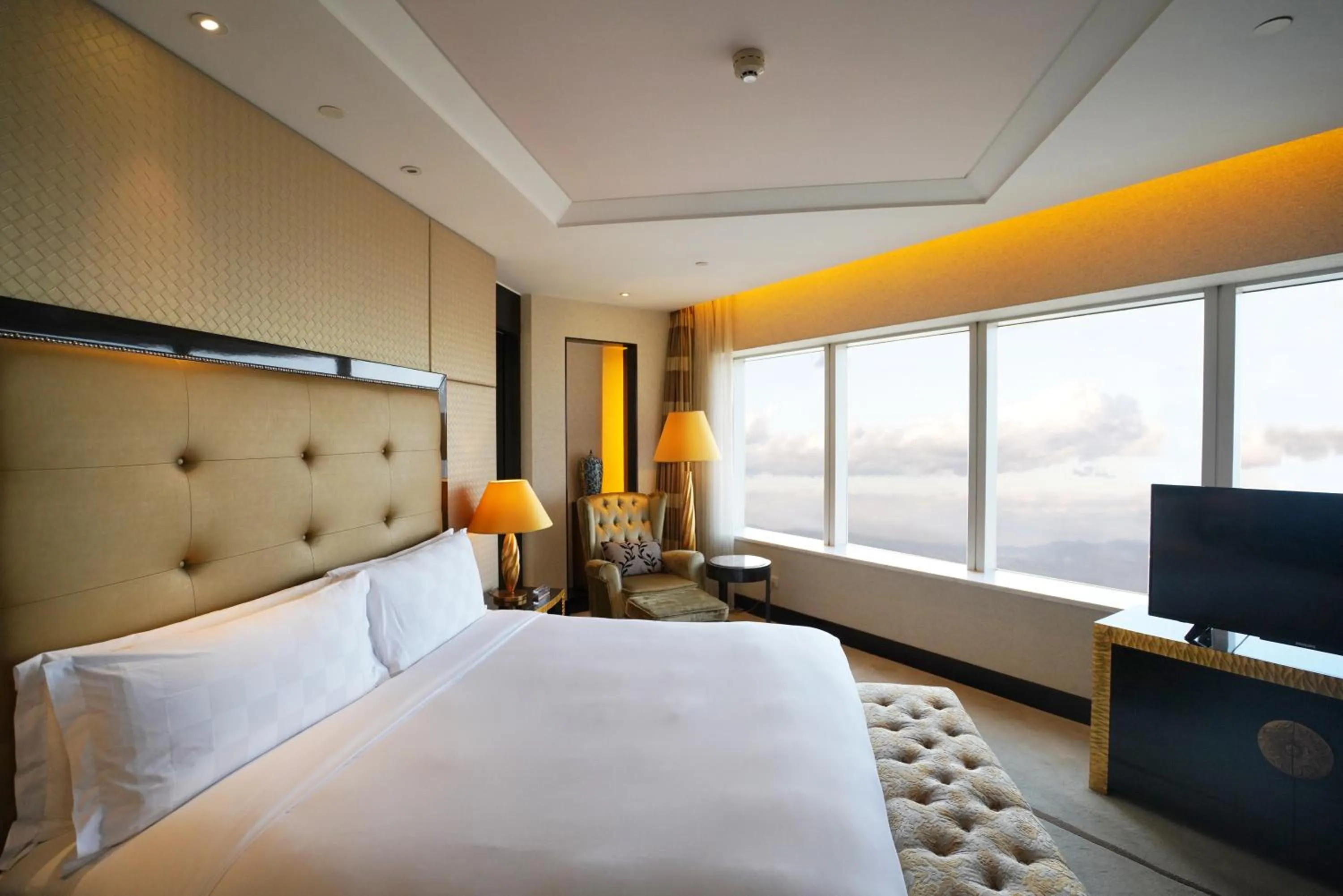 Bedroom, Bed in InterContinental Dalian by IHG