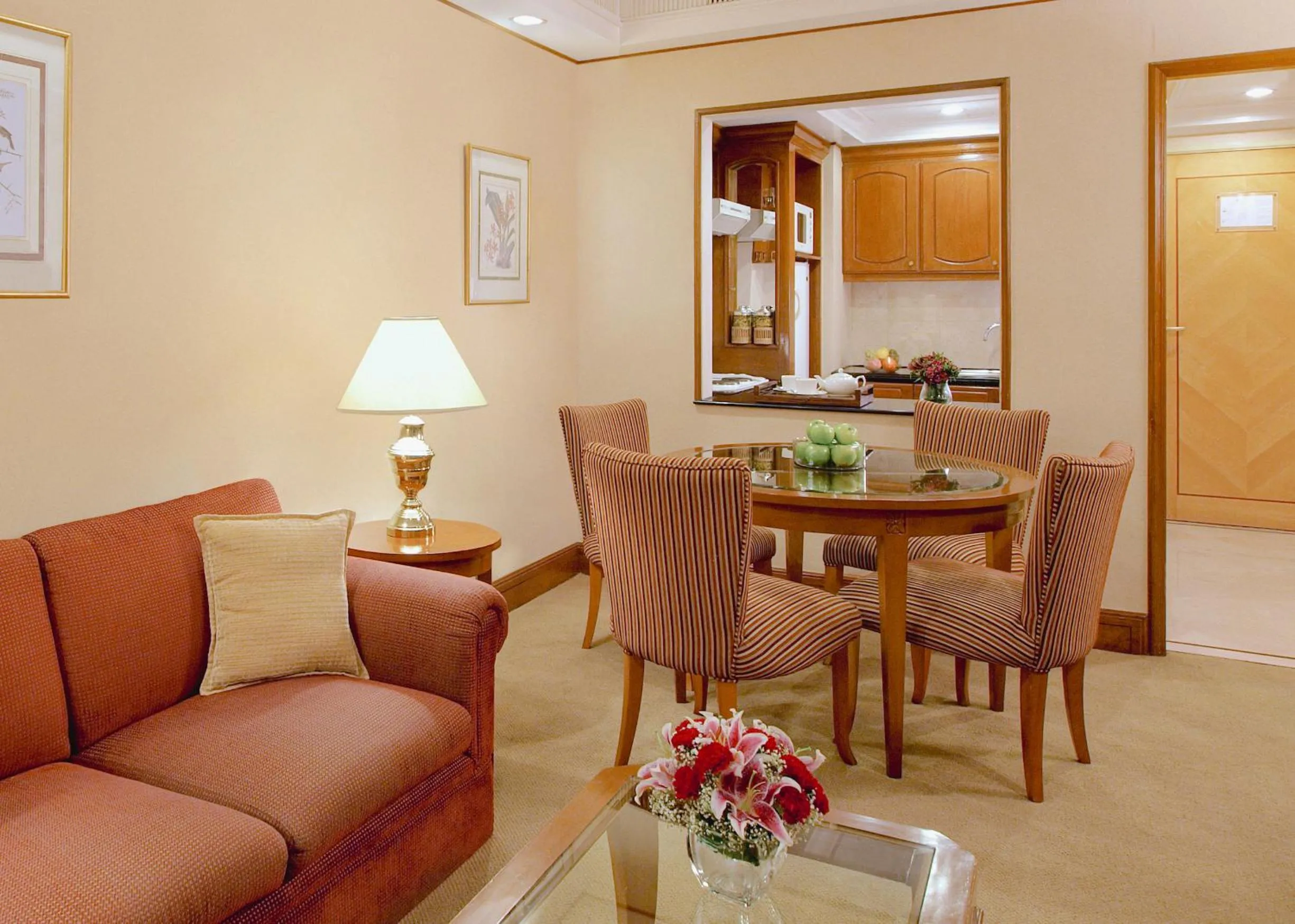 Kitchen or kitchenette in Richmonde Hotel Ortigas, Manila