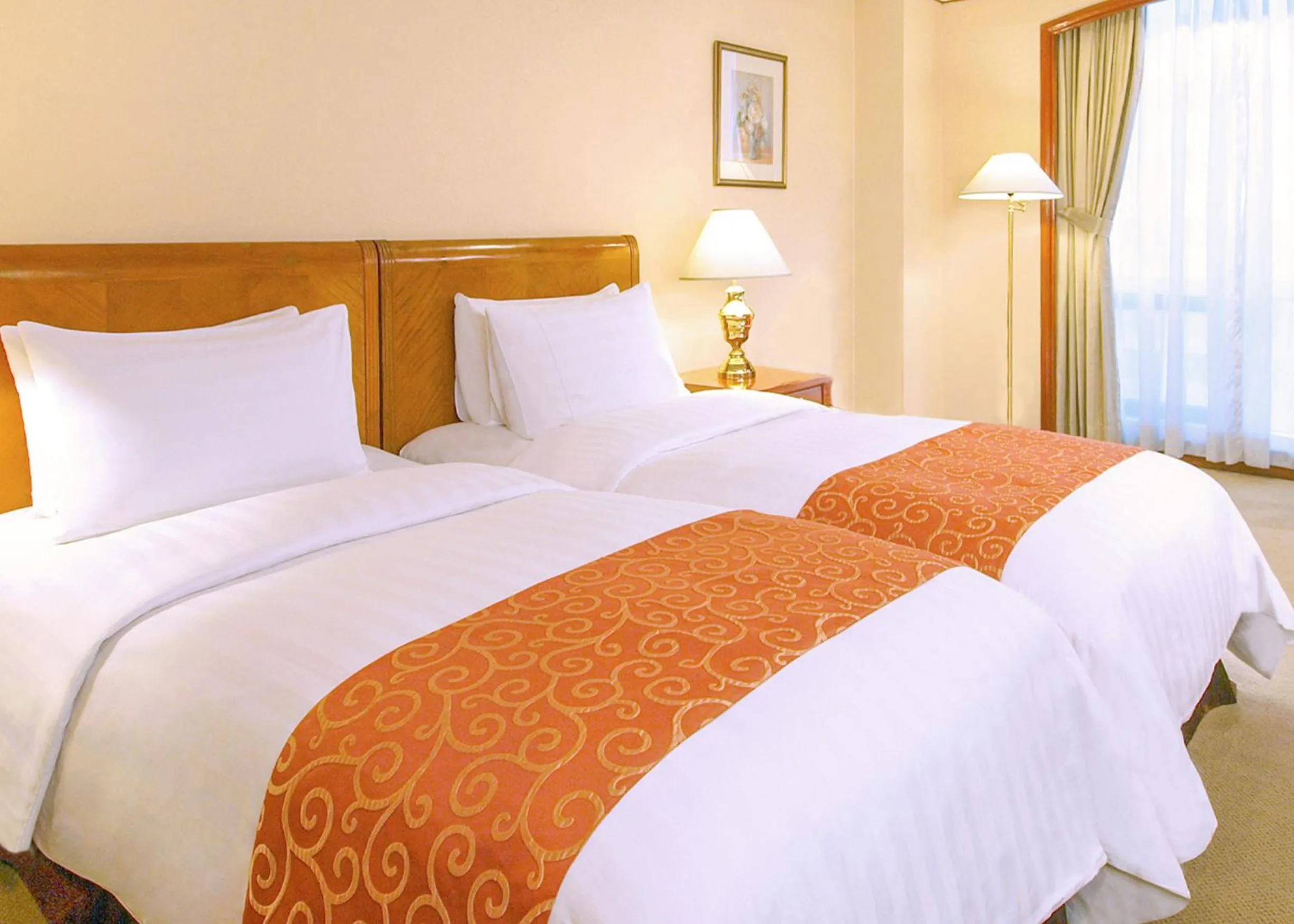 Bed in Richmonde Hotel Ortigas, Manila