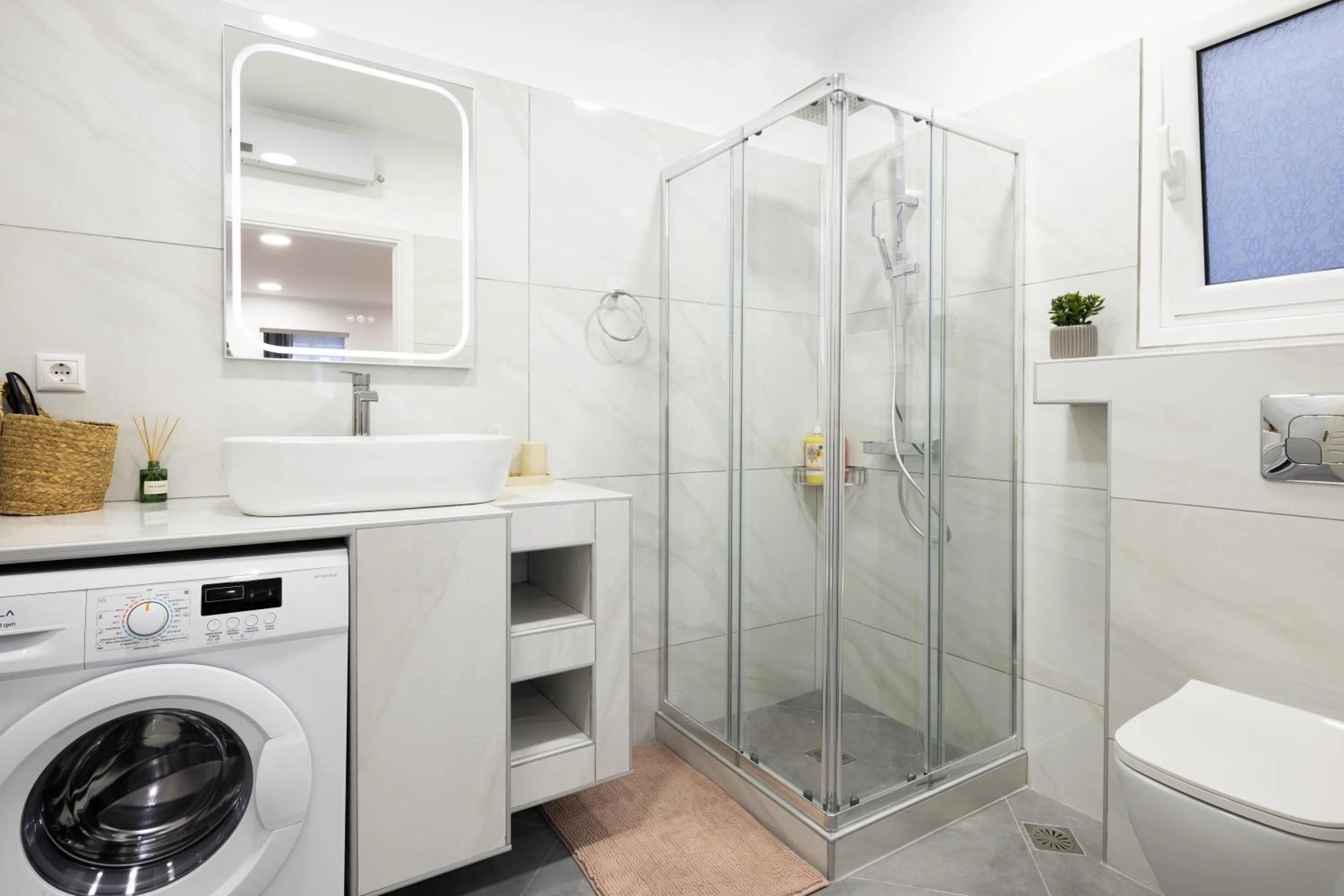Bathroom in Apartments Historical Center