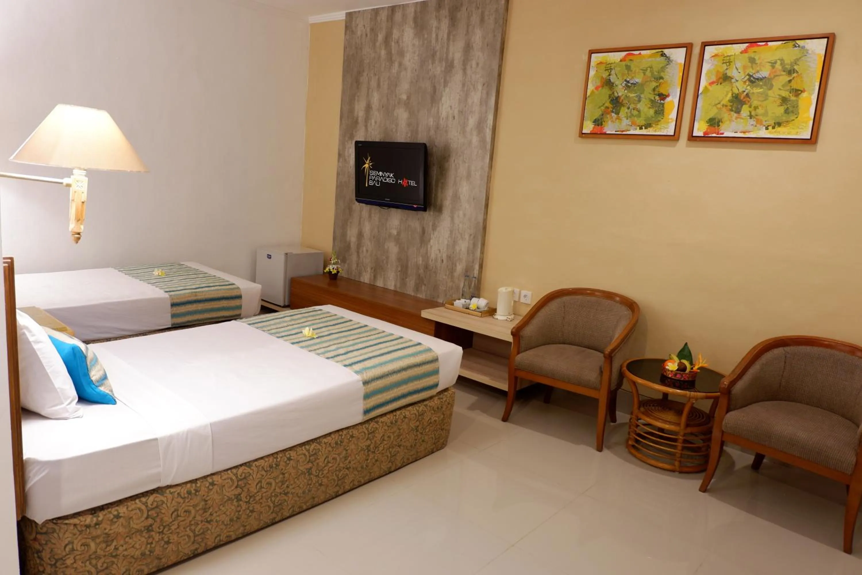 Photo of the whole room, Bed in Seminyak Paradiso Hotel