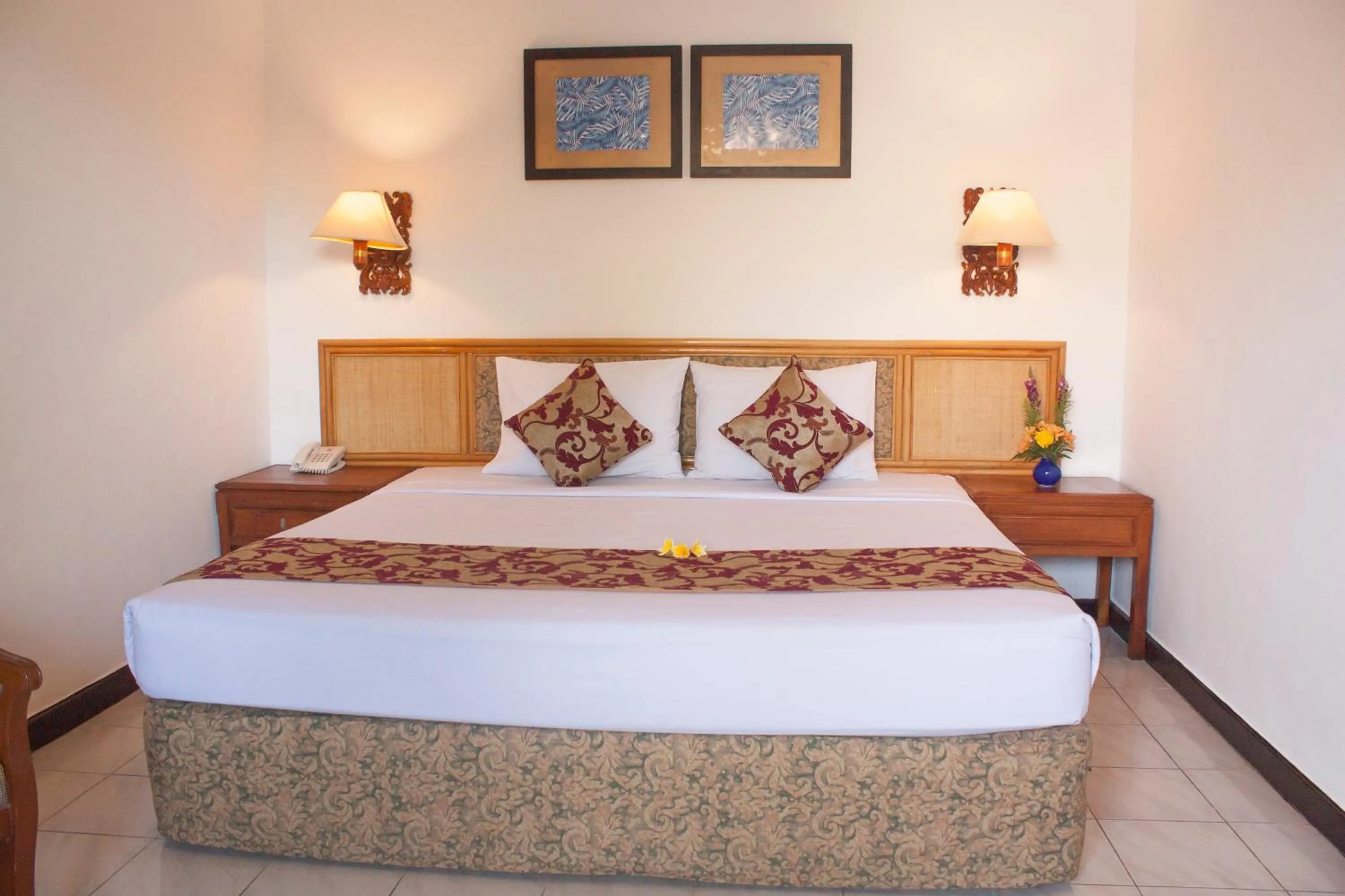 Bed in Seminyak Paradiso Hotel