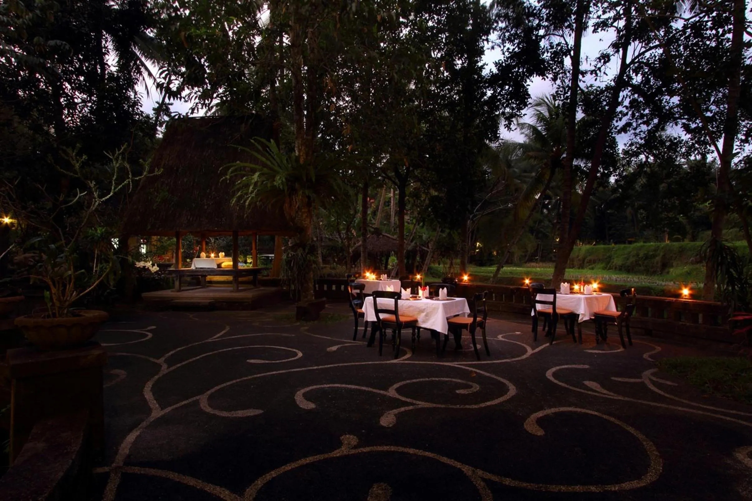 Restaurant/places to eat in Arma Museum & Resort