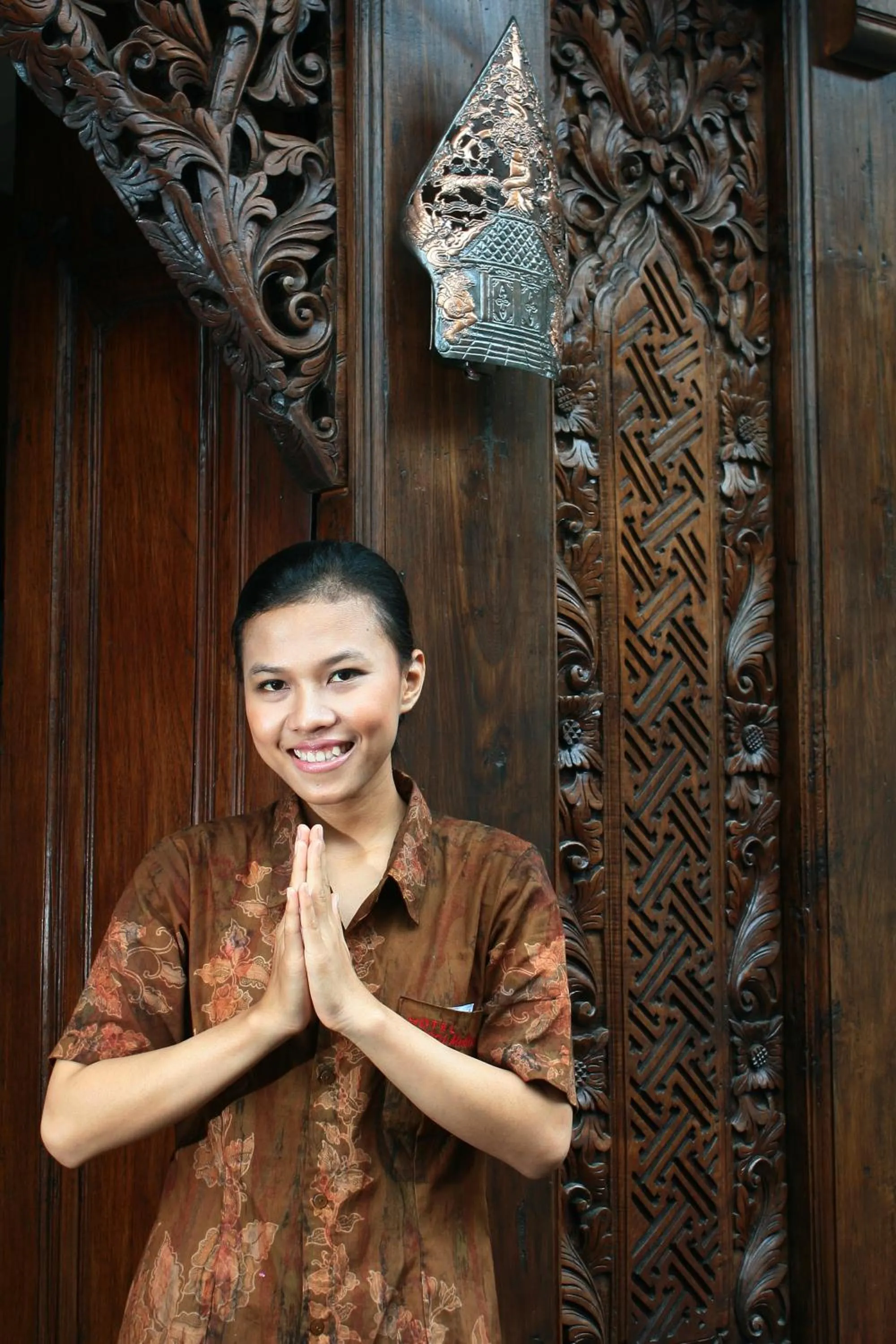 Staff in Hotel 1001 Malam