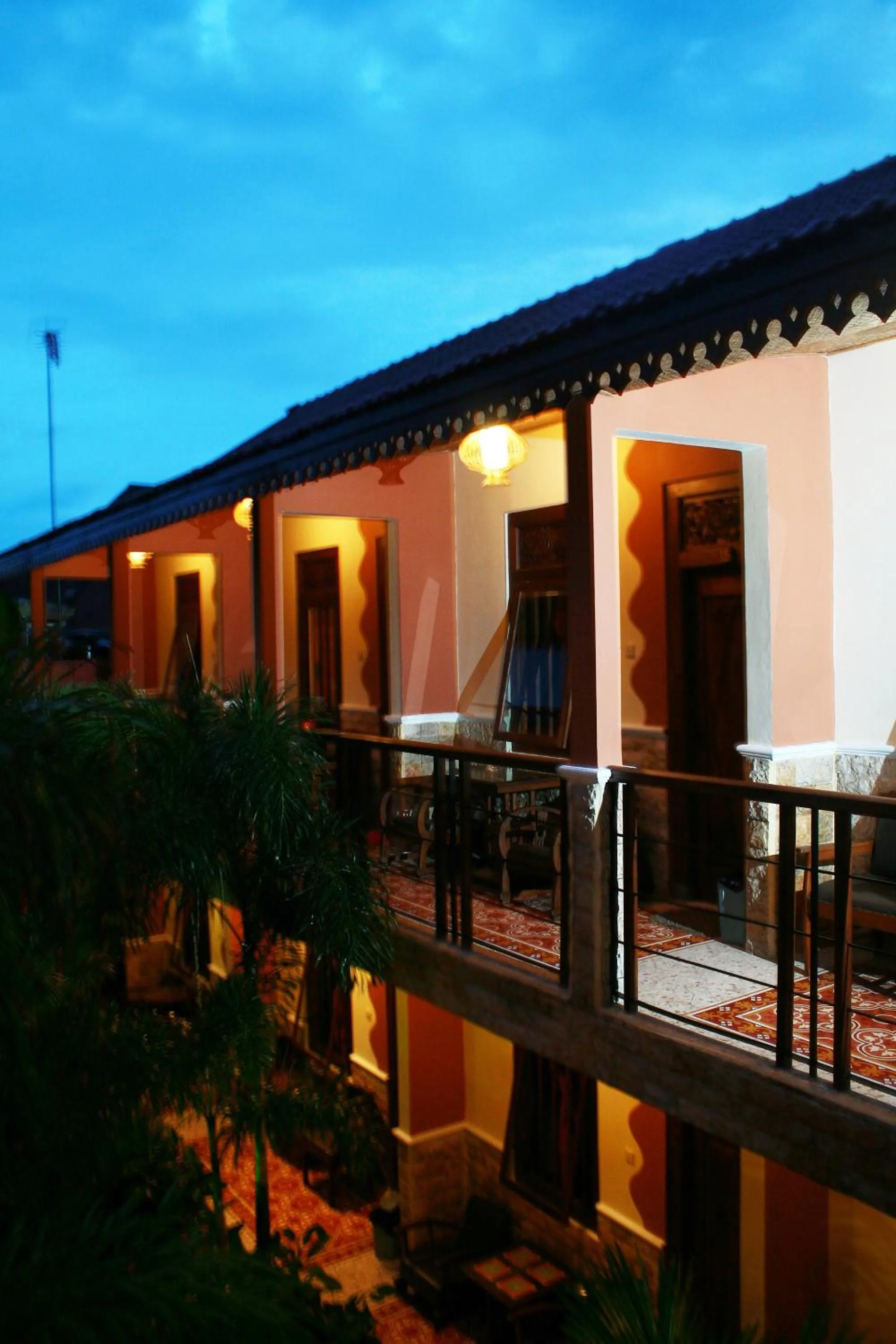 Night, Property Building in Hotel 1001 Malam