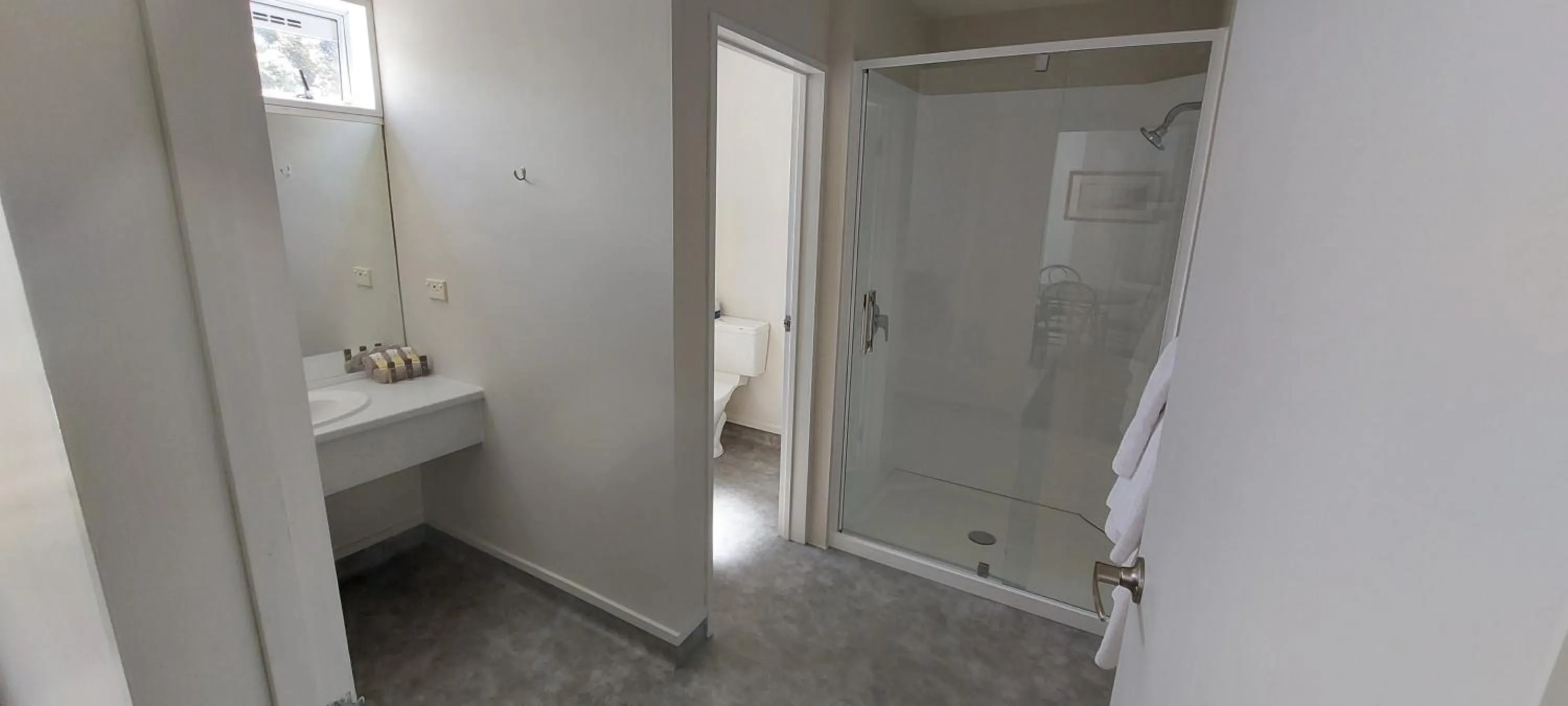 Bathroom in Fitzherbert Court Motel