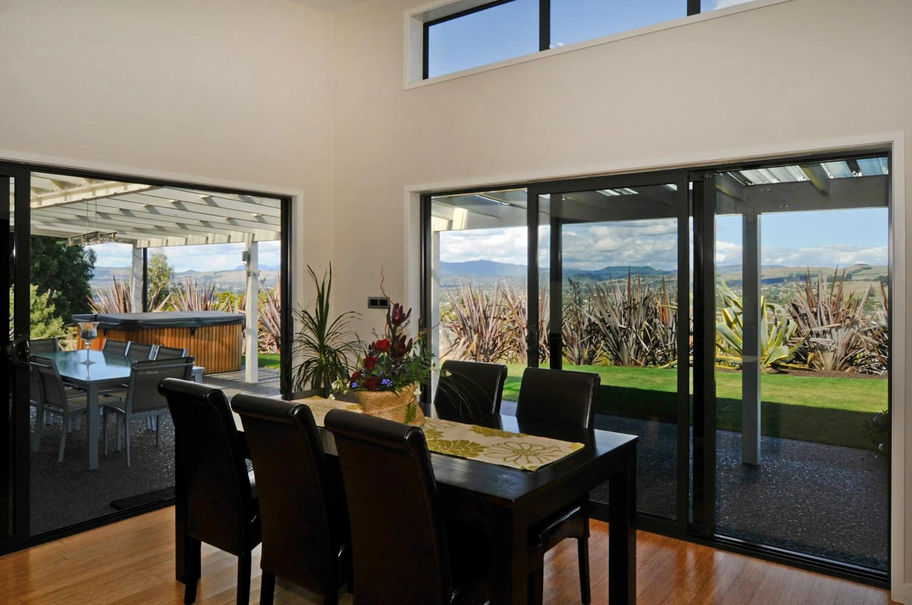 Dining area in City Lights Boutique Lodge