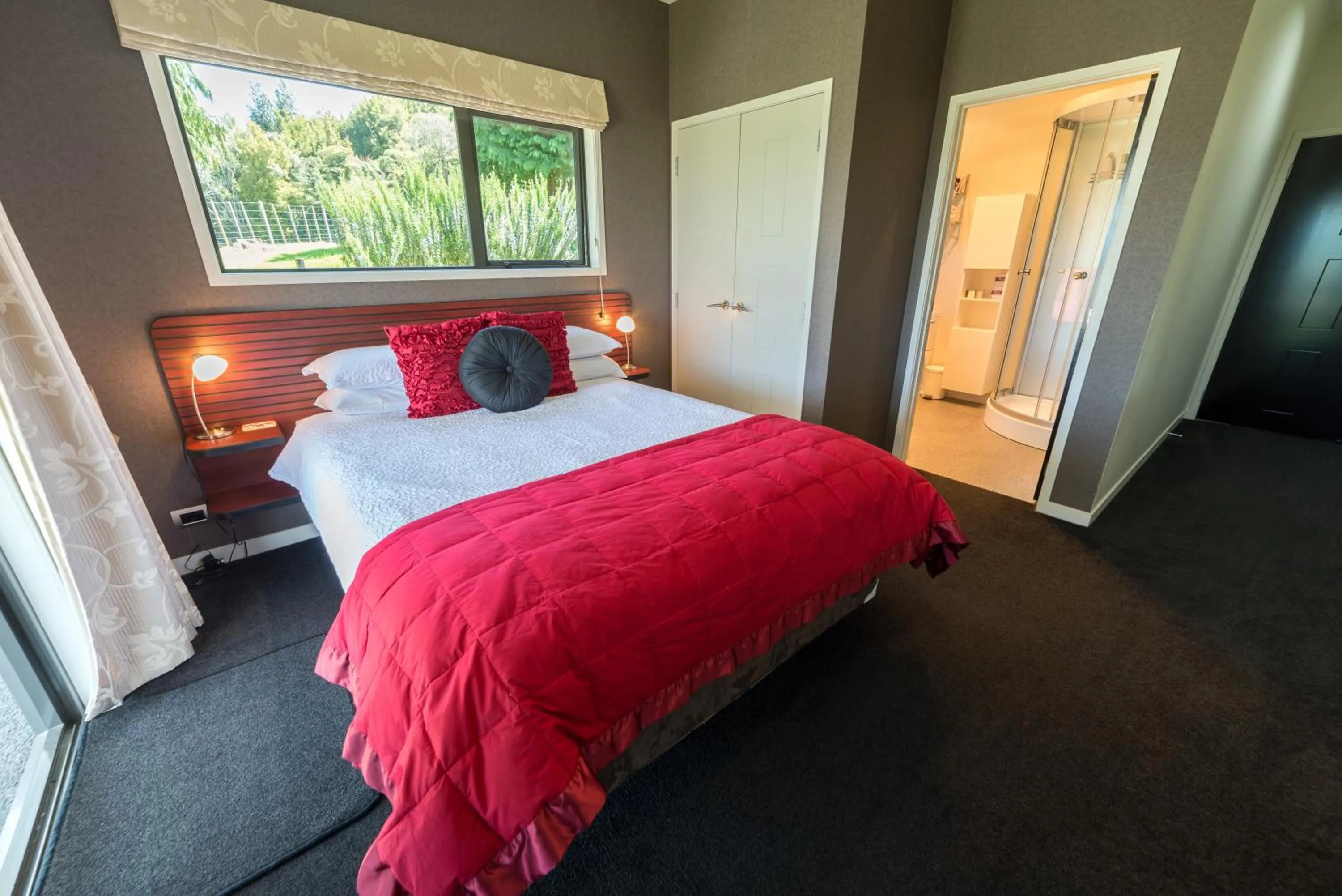 Bedroom, Bed in City Lights Boutique Lodge