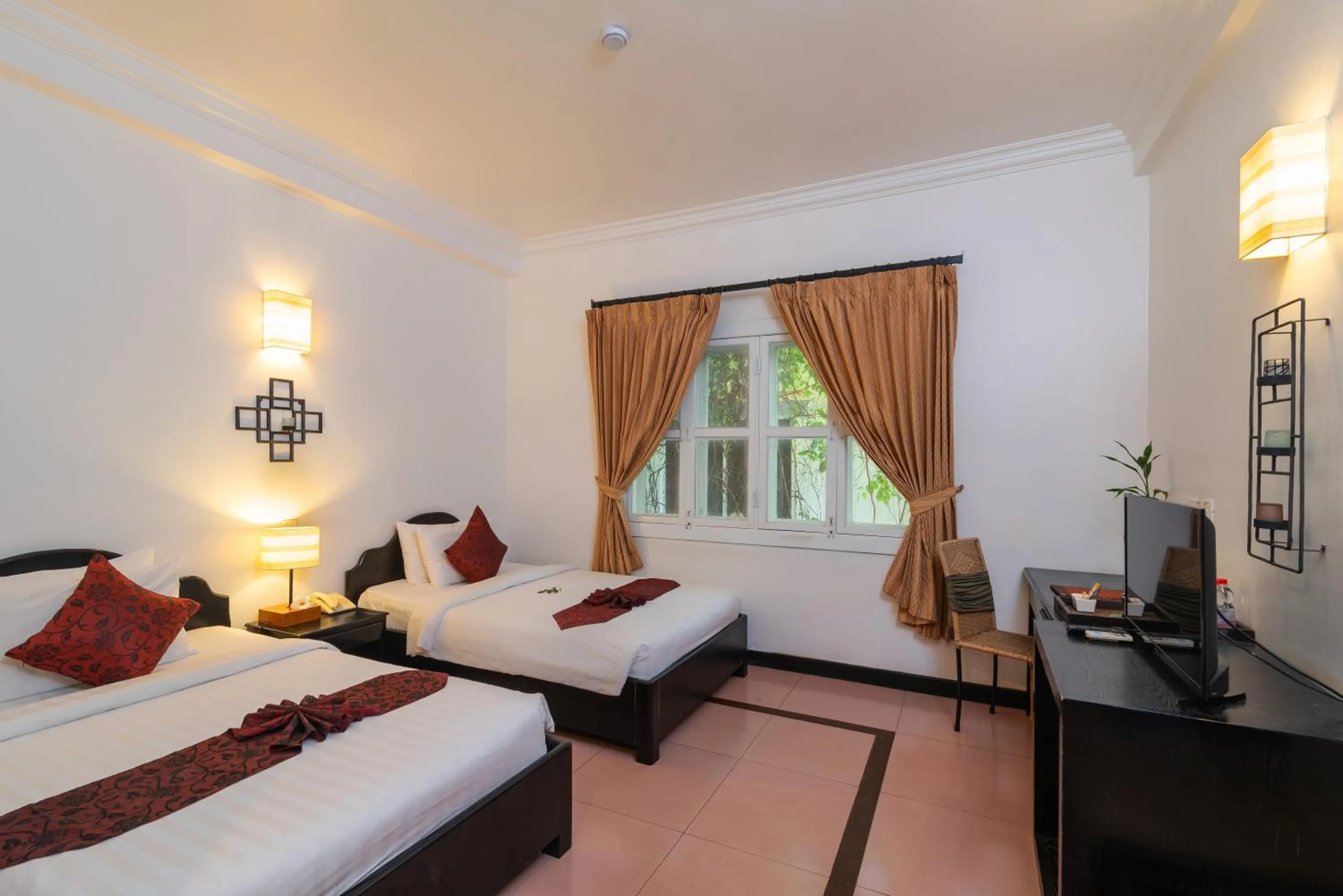Photo of the whole room, Bed in Amber Angkor Villa Hotel & Spa
