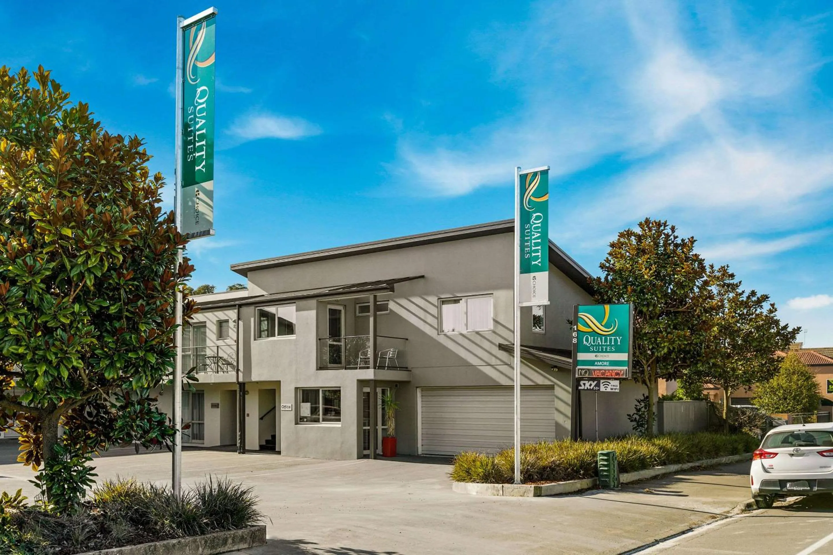 Property building in Quality Suites Amore