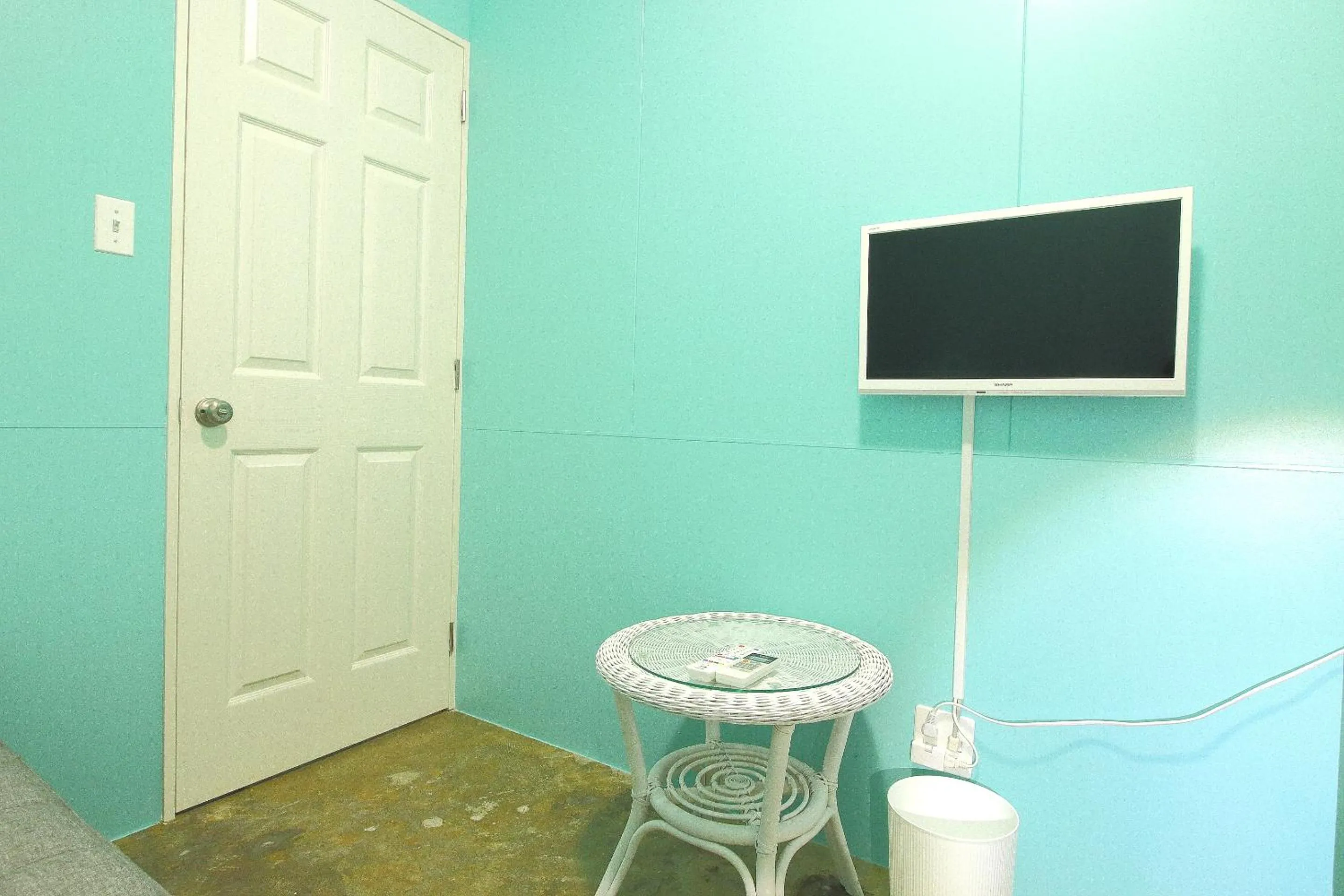 Photo of the whole room in Seawall Hostel