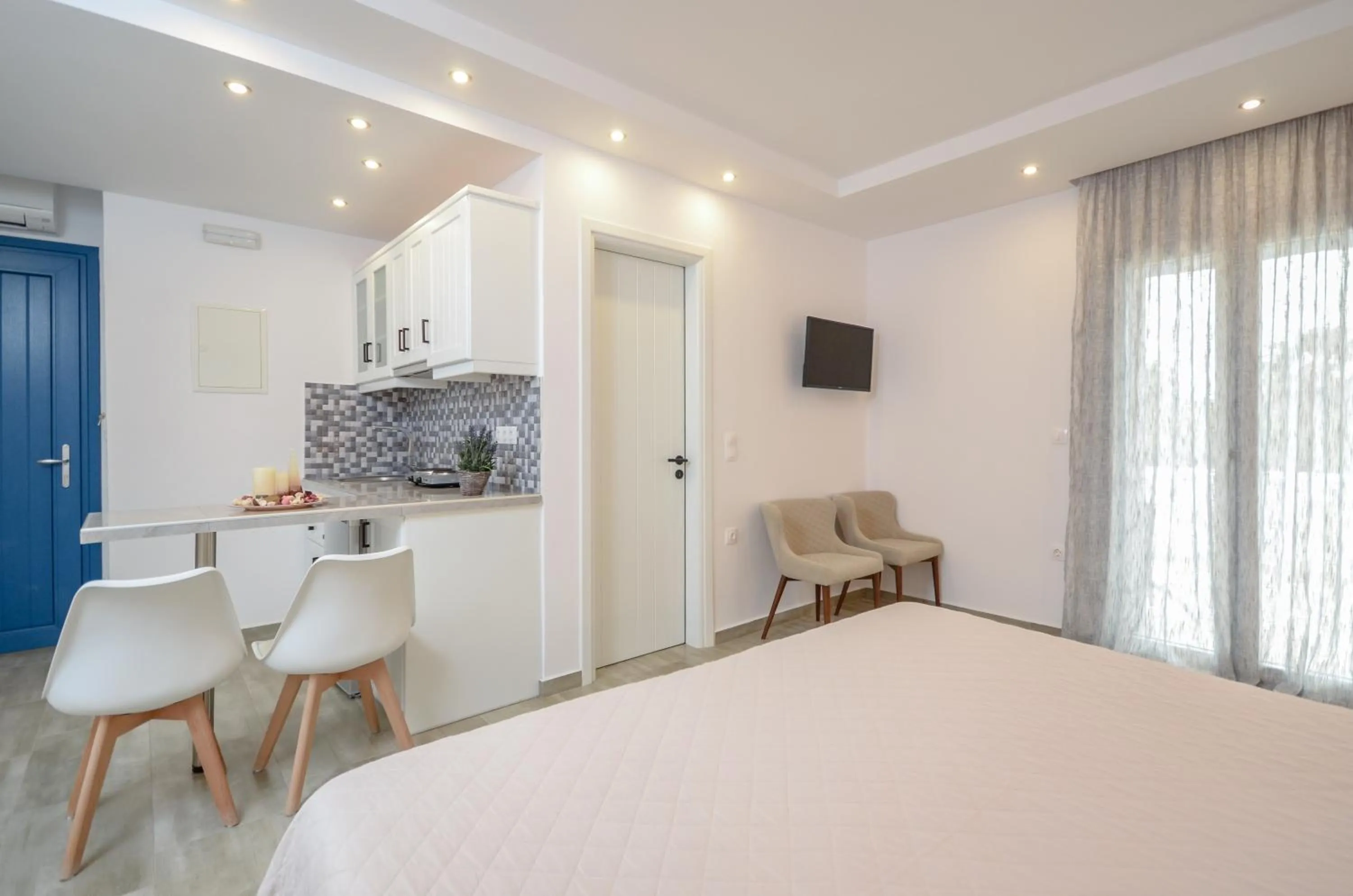 Bedroom, Bed in Sun Beach Hotel