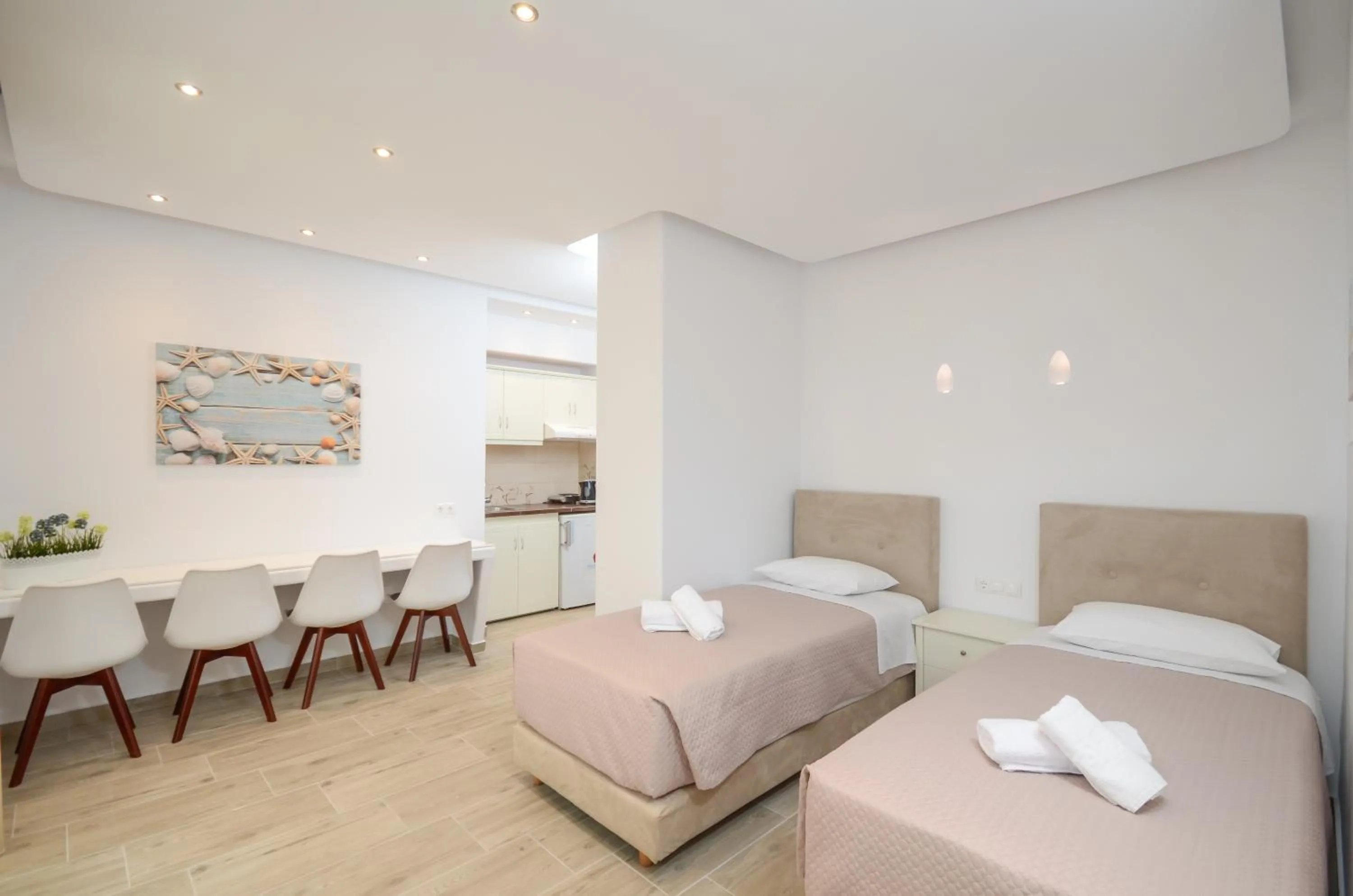 Kitchen or kitchenette, Bed in Sun Beach Hotel