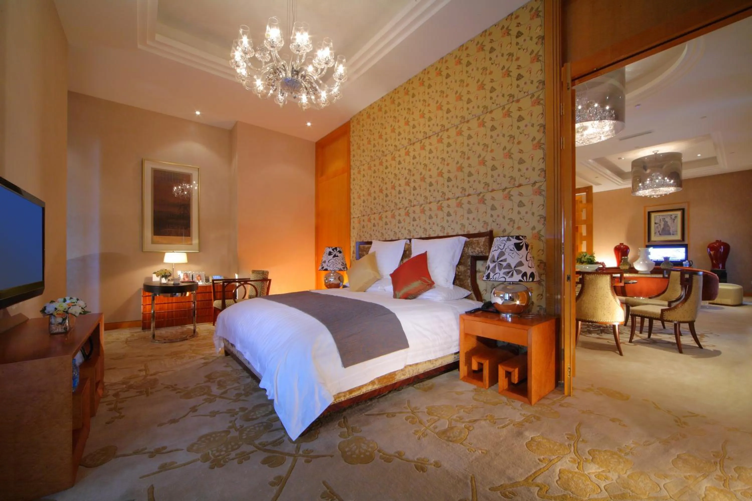 Bedroom, Bed in Gehua New Century Hotel Beijing