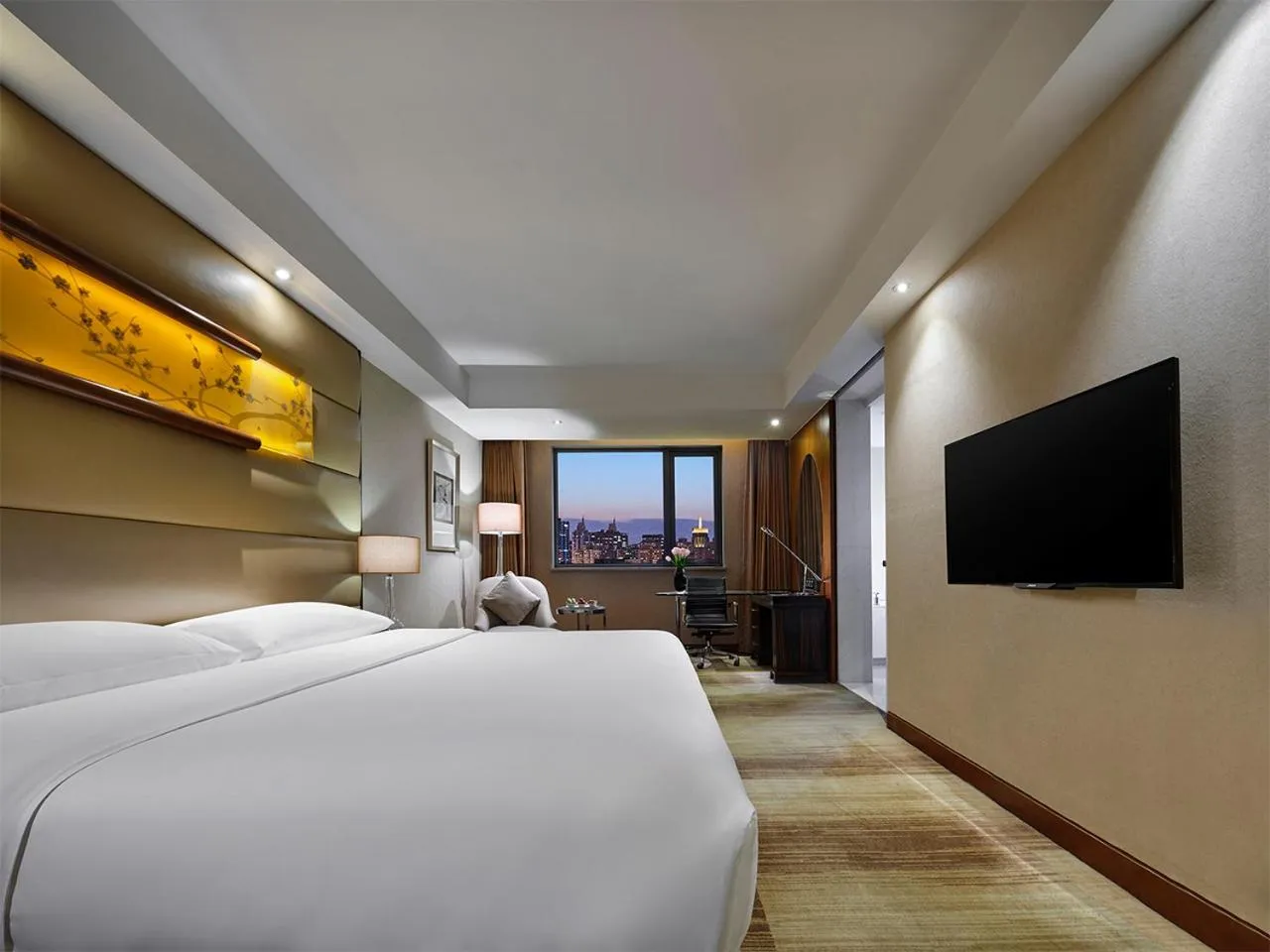 Photo of the whole room, Bed in Gehua New Century Hotel Beijing