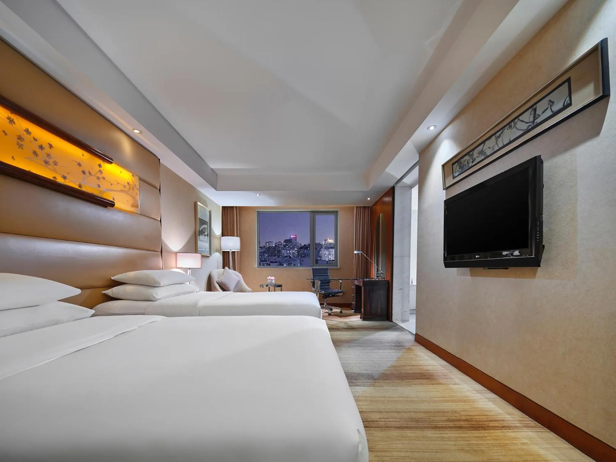 Photo of the whole room, Bed in Gehua New Century Hotel Beijing