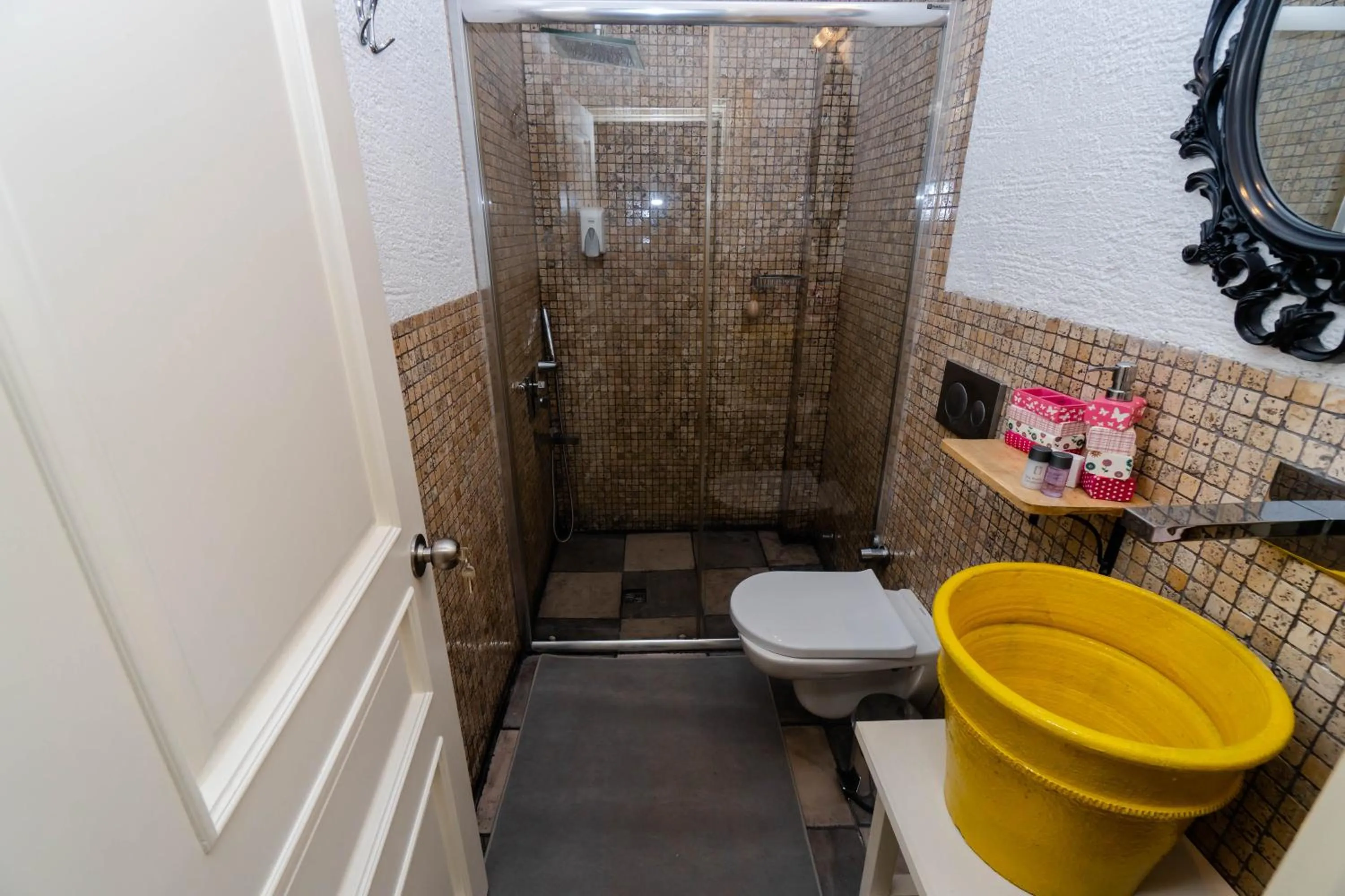 Toilet in The Suite Apart Hotel