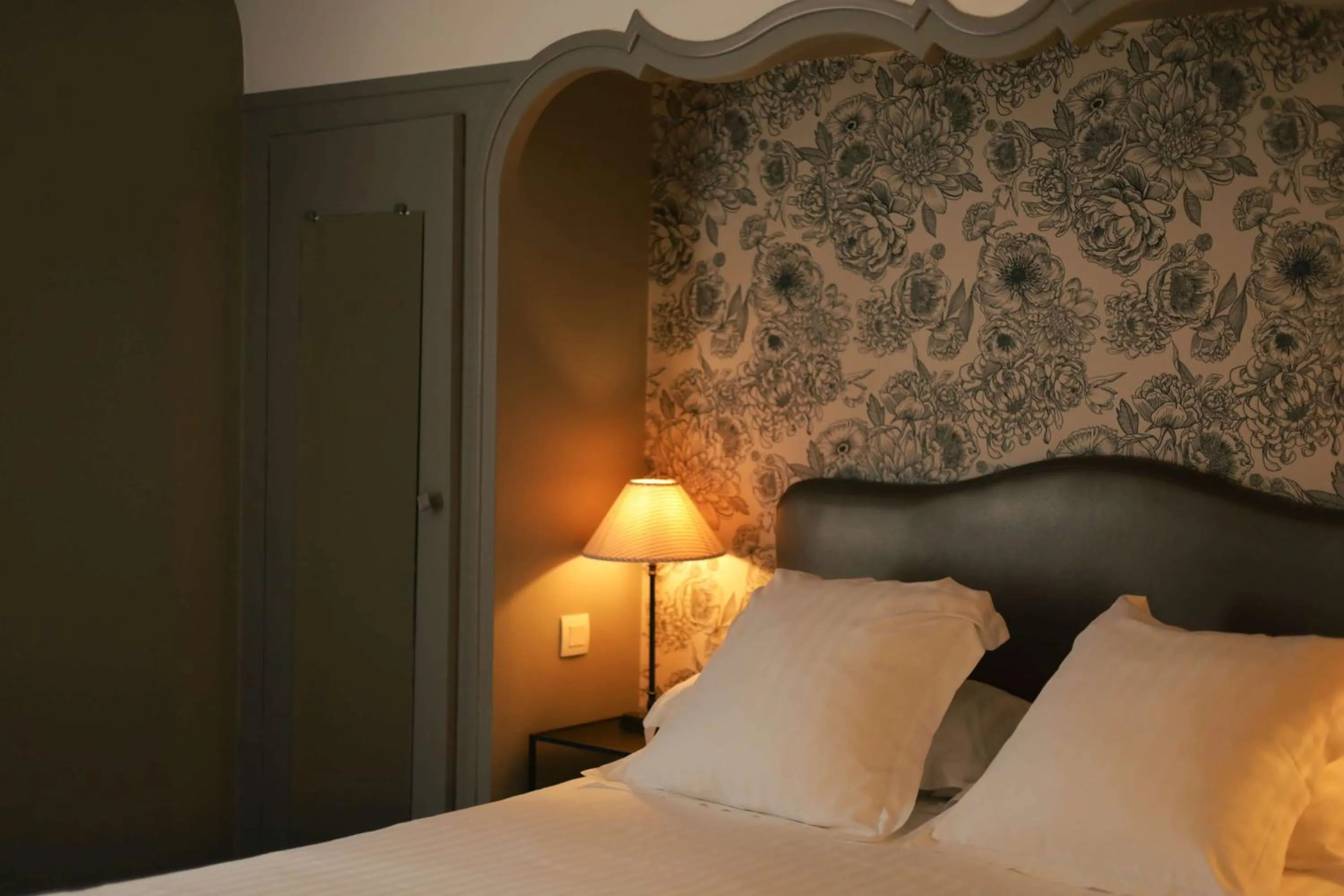 Bedroom, Bed in Best Western Plus d'Europe et d'Angleterre