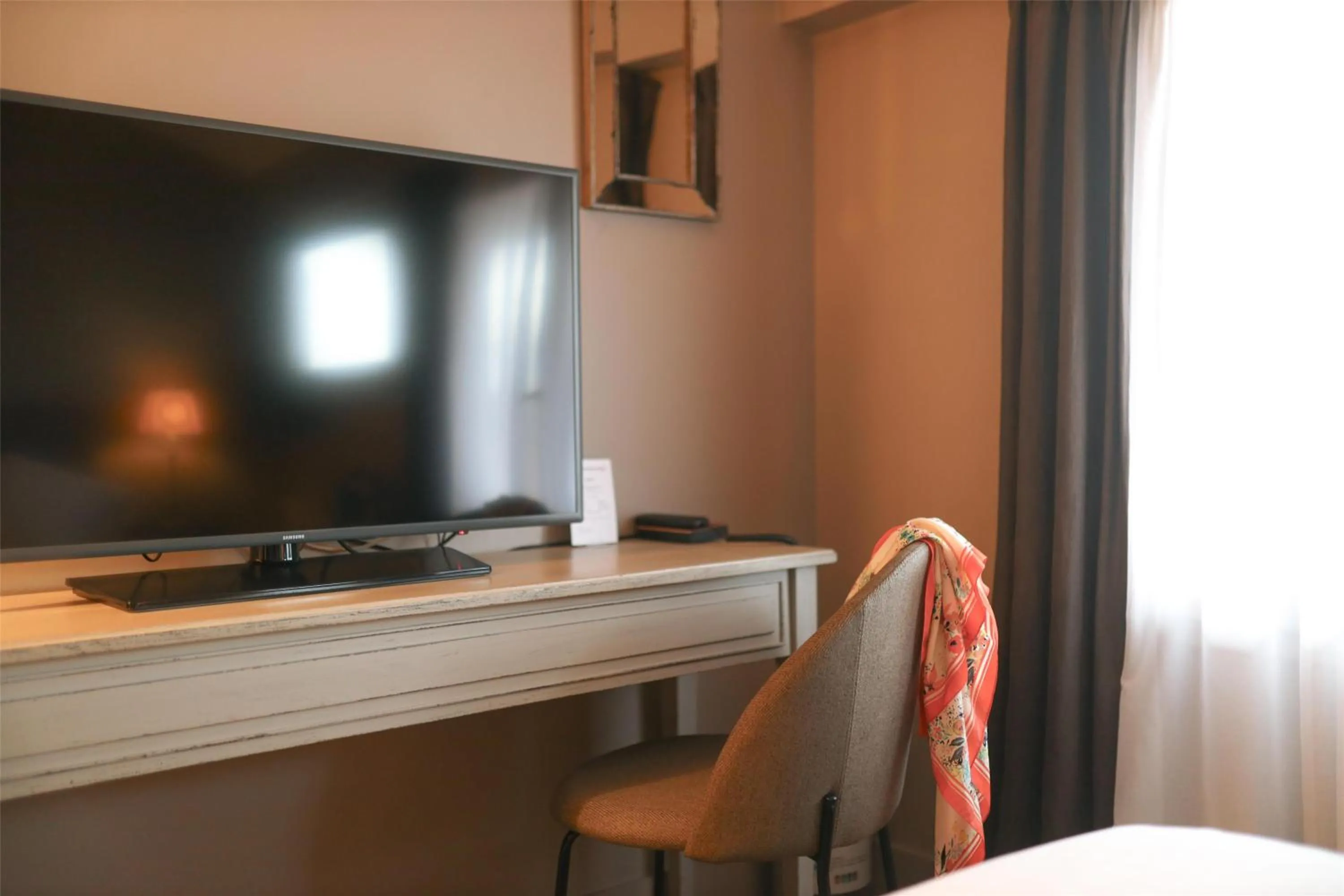 Bedroom in Best Western Plus d'Europe et d'Angleterre