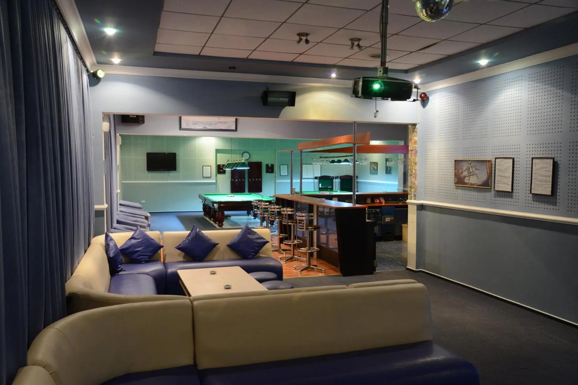 Karaoke in City Mansion ApartHotel