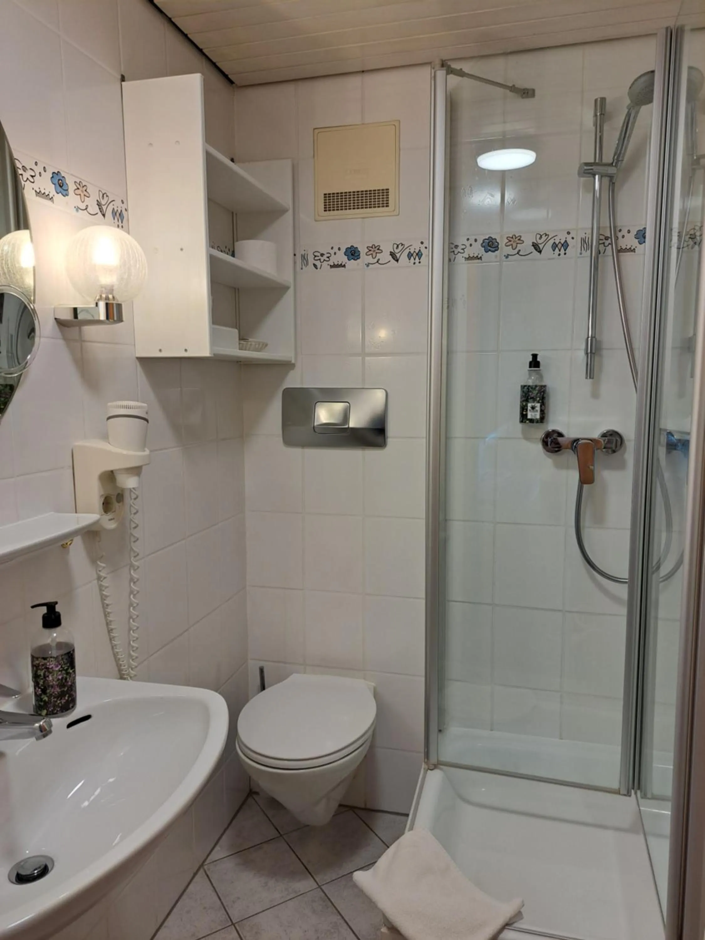 Bathroom in Landgasthof Rössle - Beim Kräuterwirt