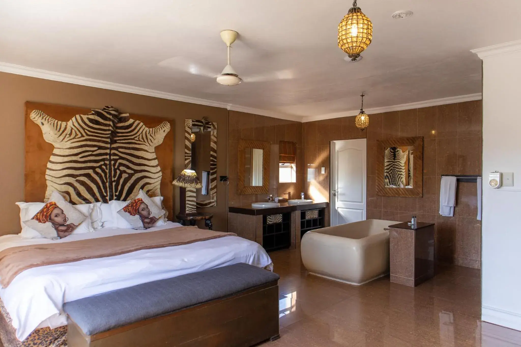 King Room with City View in 305 Guest House King Room with City View in 305 Guest House