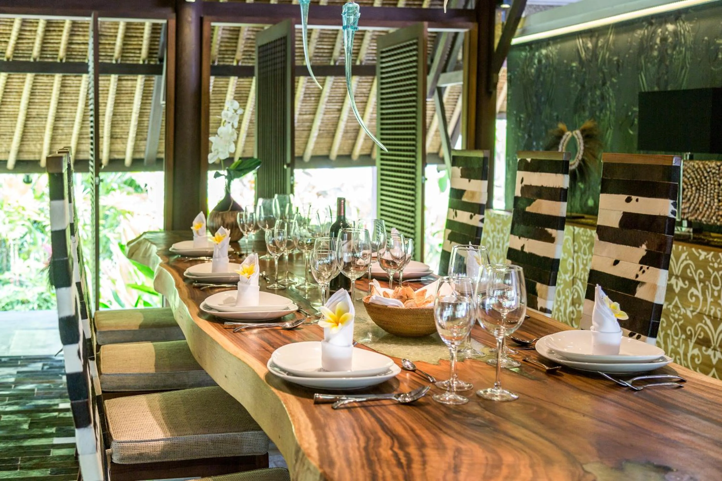 Restaurant/places to eat in The Manipura Luxury Estate and Spa Up to 18 person, fully serviced