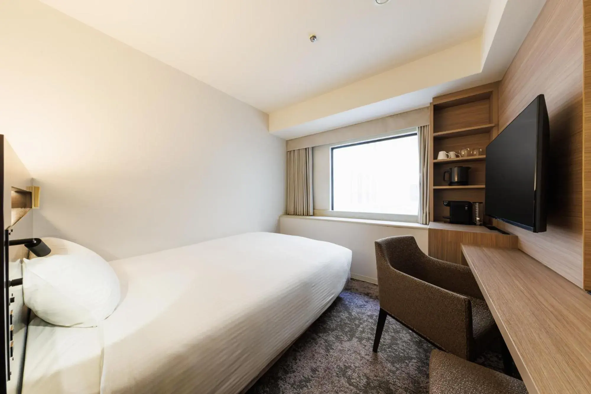 Moderate Double Room with Small Double Bed - Non-Smoking in Kawasaki Nikko Hotel Moderate Double Room with Small Double Bed - Non-Smoking in Kawasaki Nikko Hotel