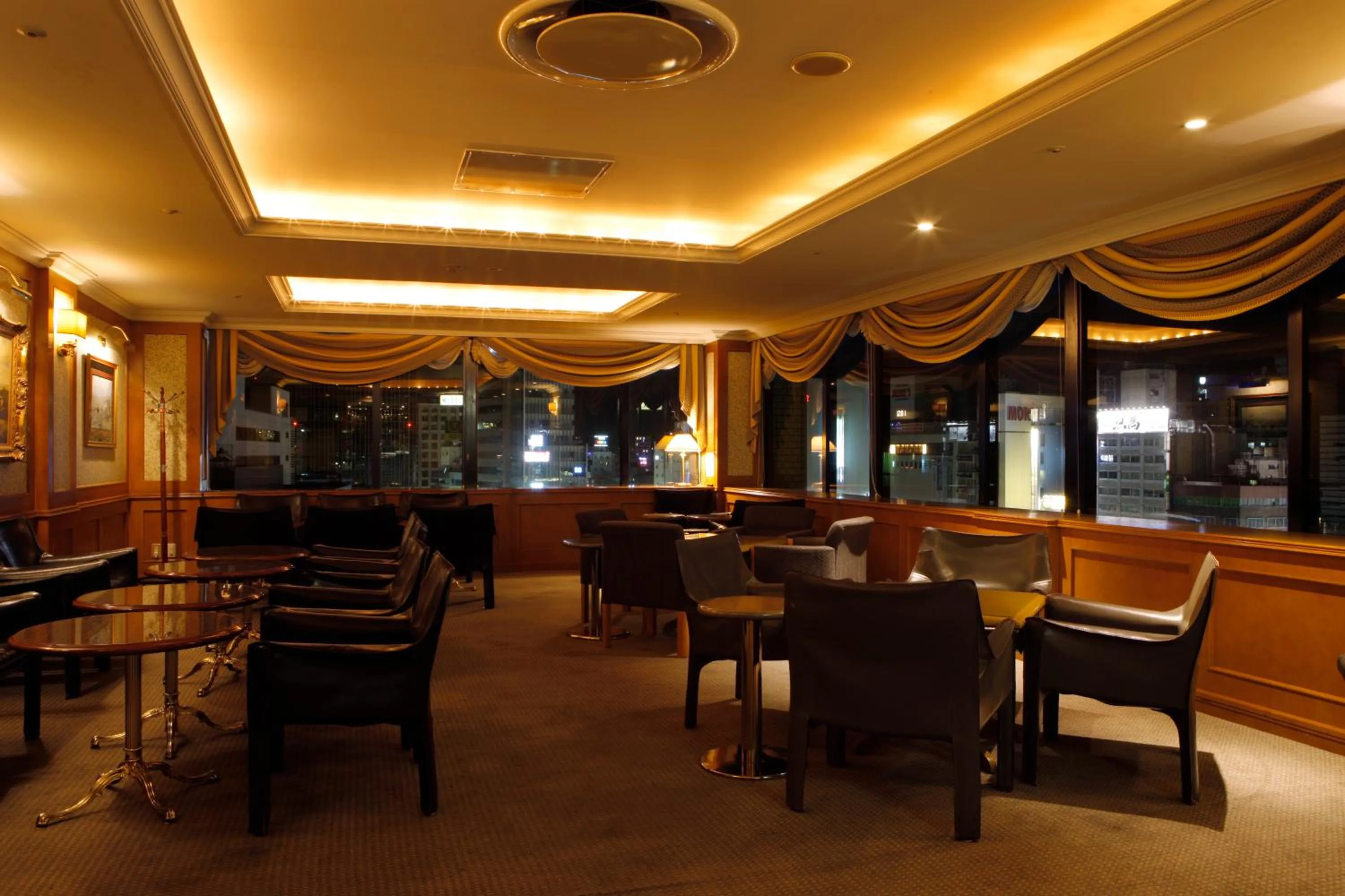 Lounge or bar in Kawasaki Nikko Hotel