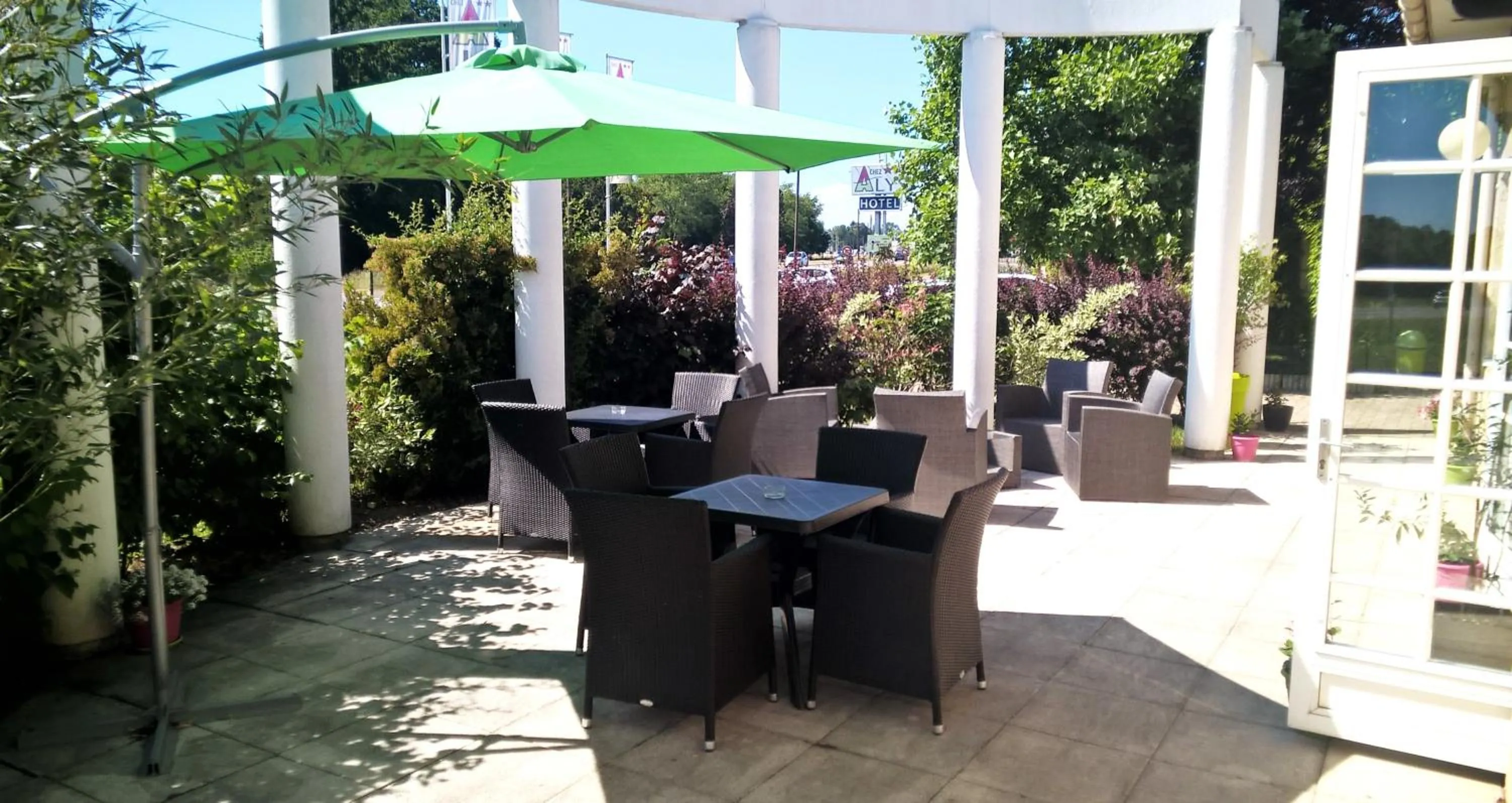 Balcony/Terrace in Contact Hôtel ALYS Bourg en Bresse Ekinox Parc Expo