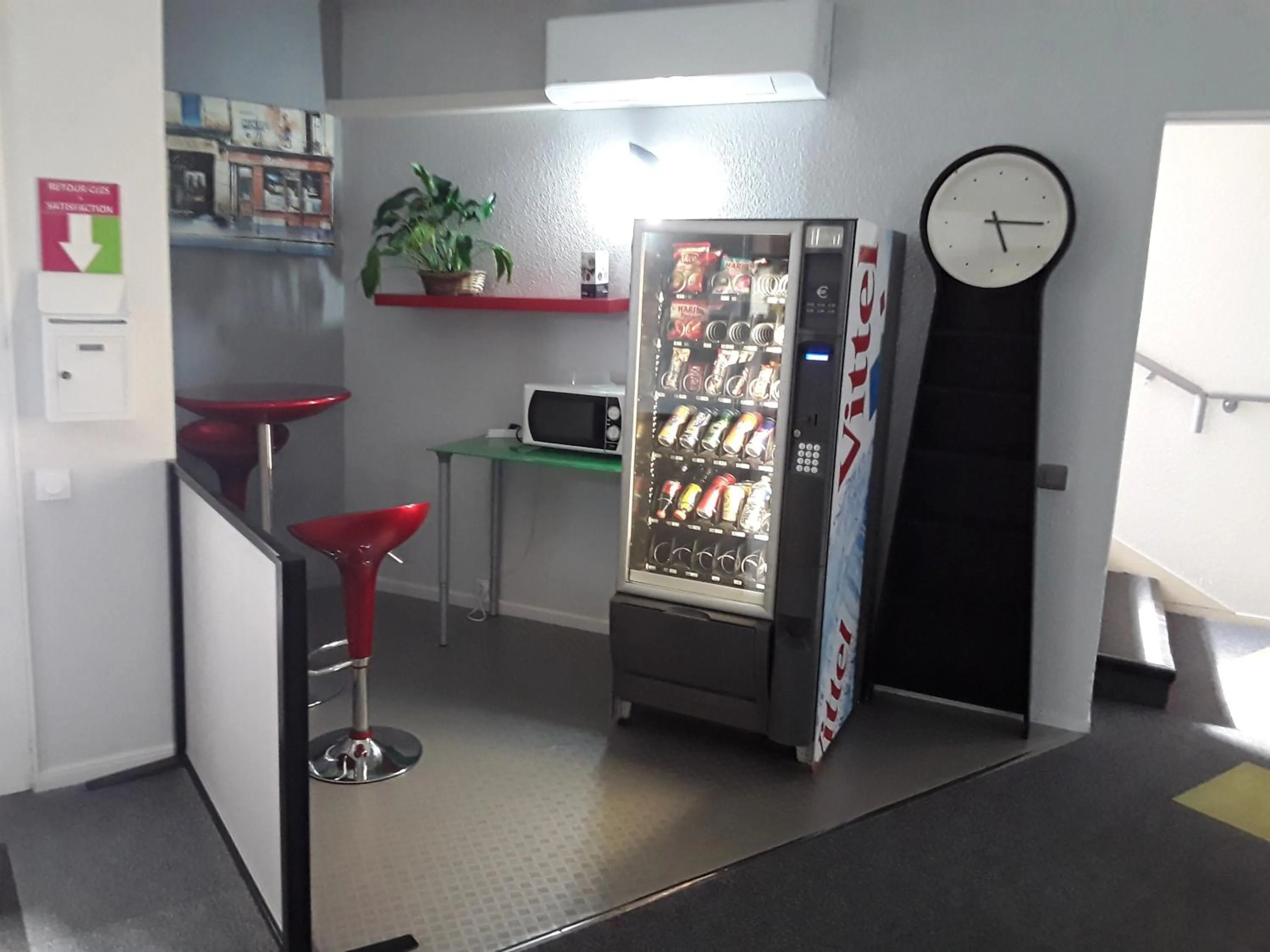 minibar in Contact Hôtel ALYS Bourg en Bresse Ekinox Parc Expo