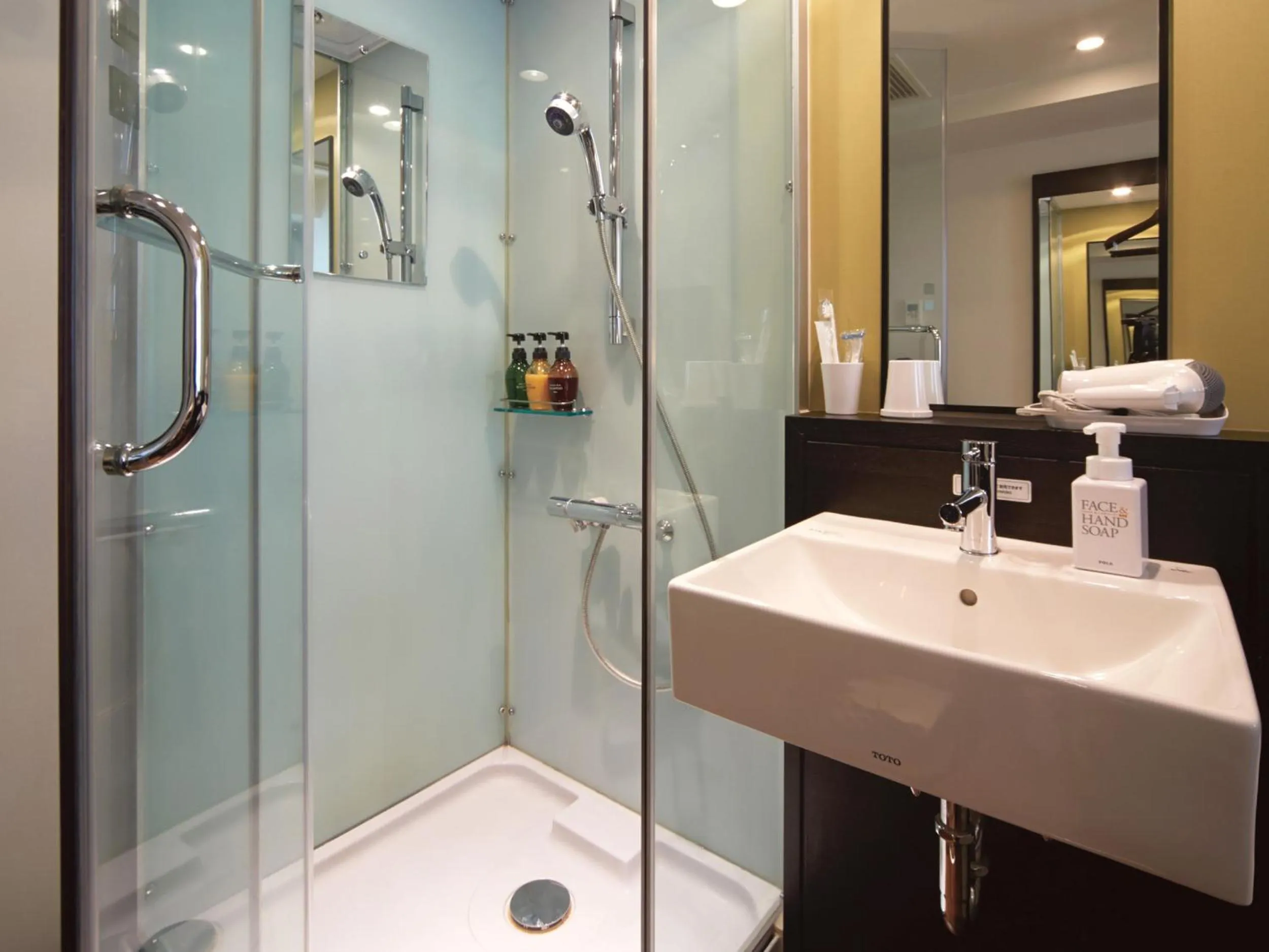 Shower in Vessel Inn Hakata Nakasu