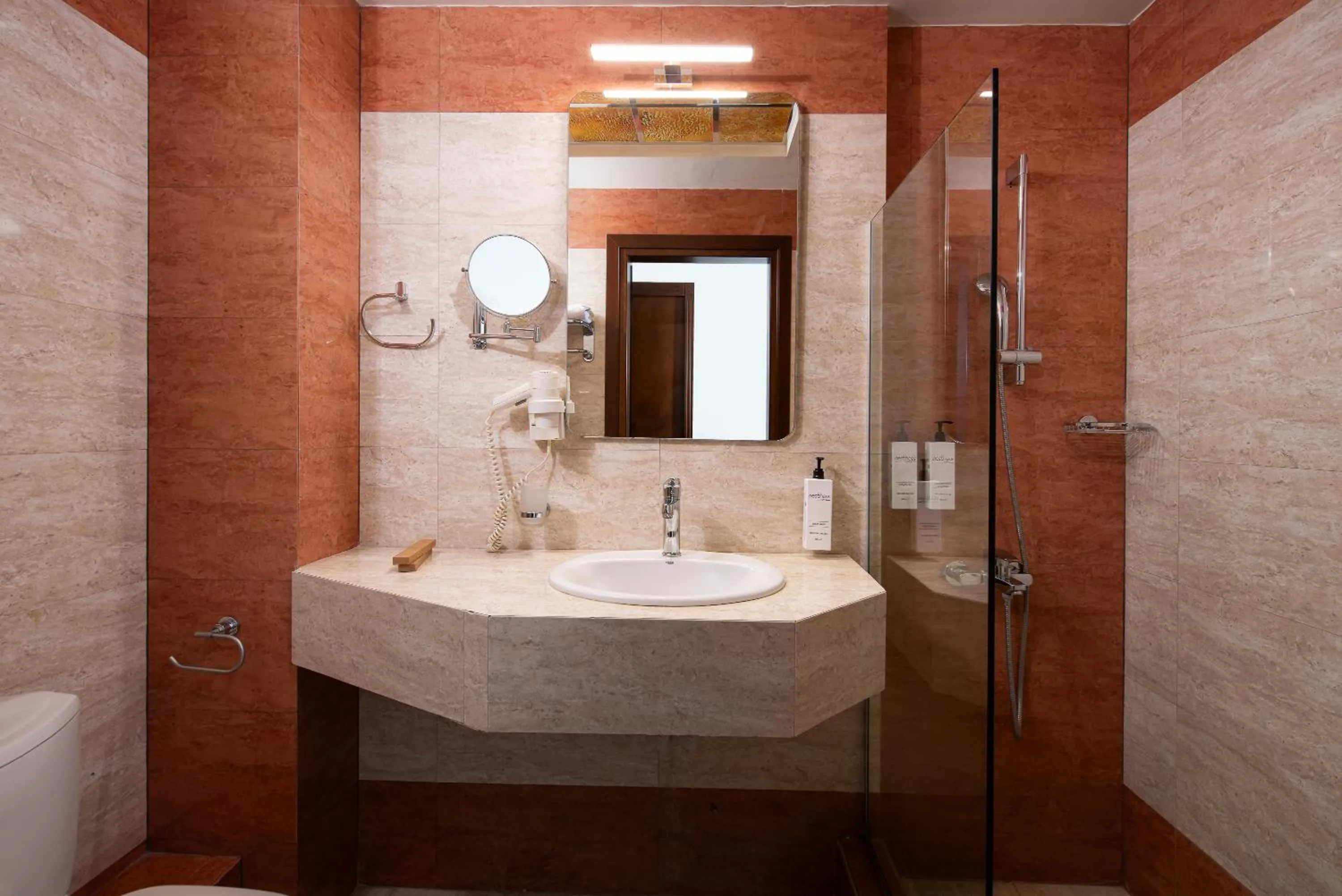 Heaven Hotel Thessaloniki Airport