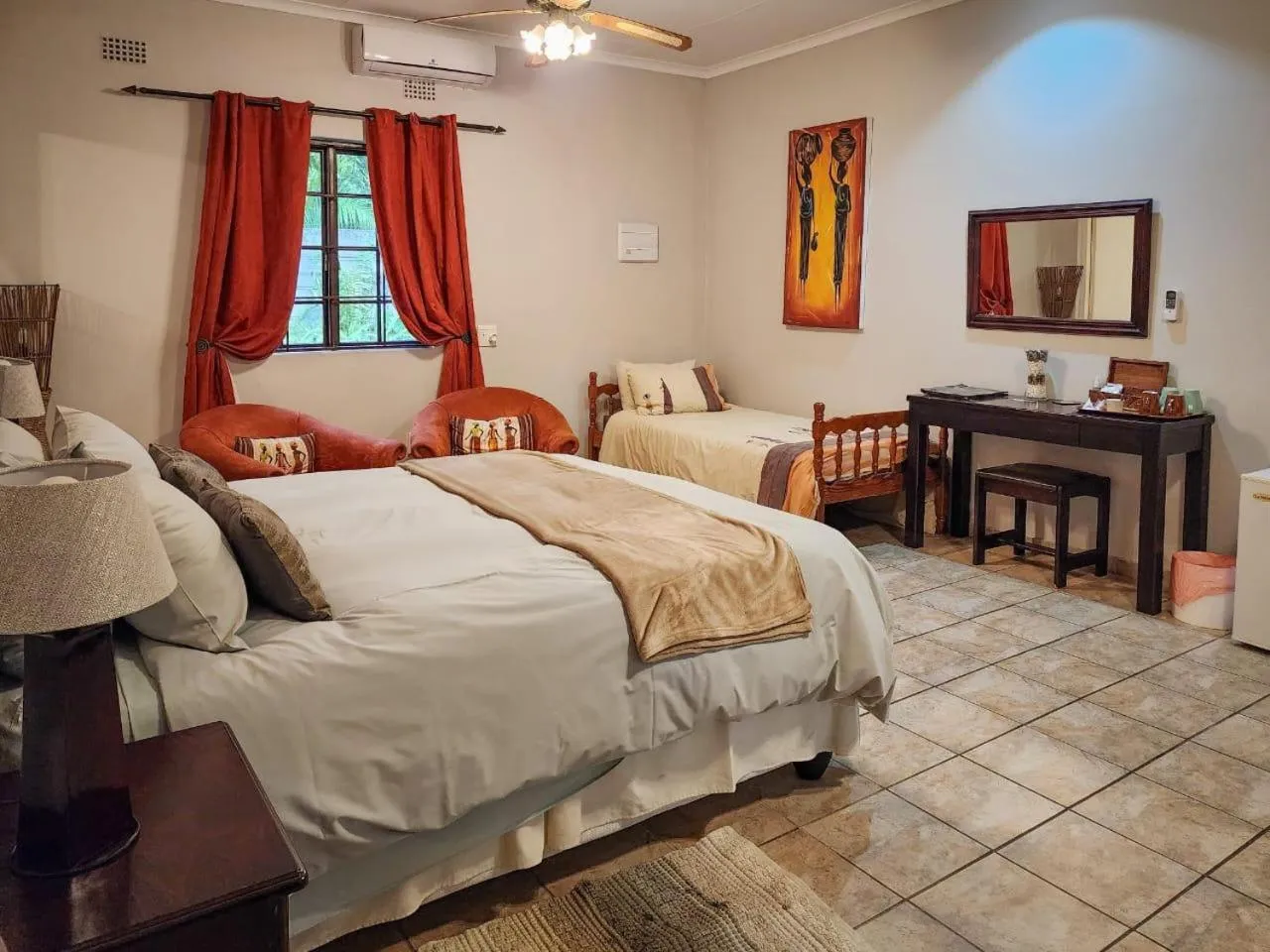 Bedroom, Bed in Parkers Cottages