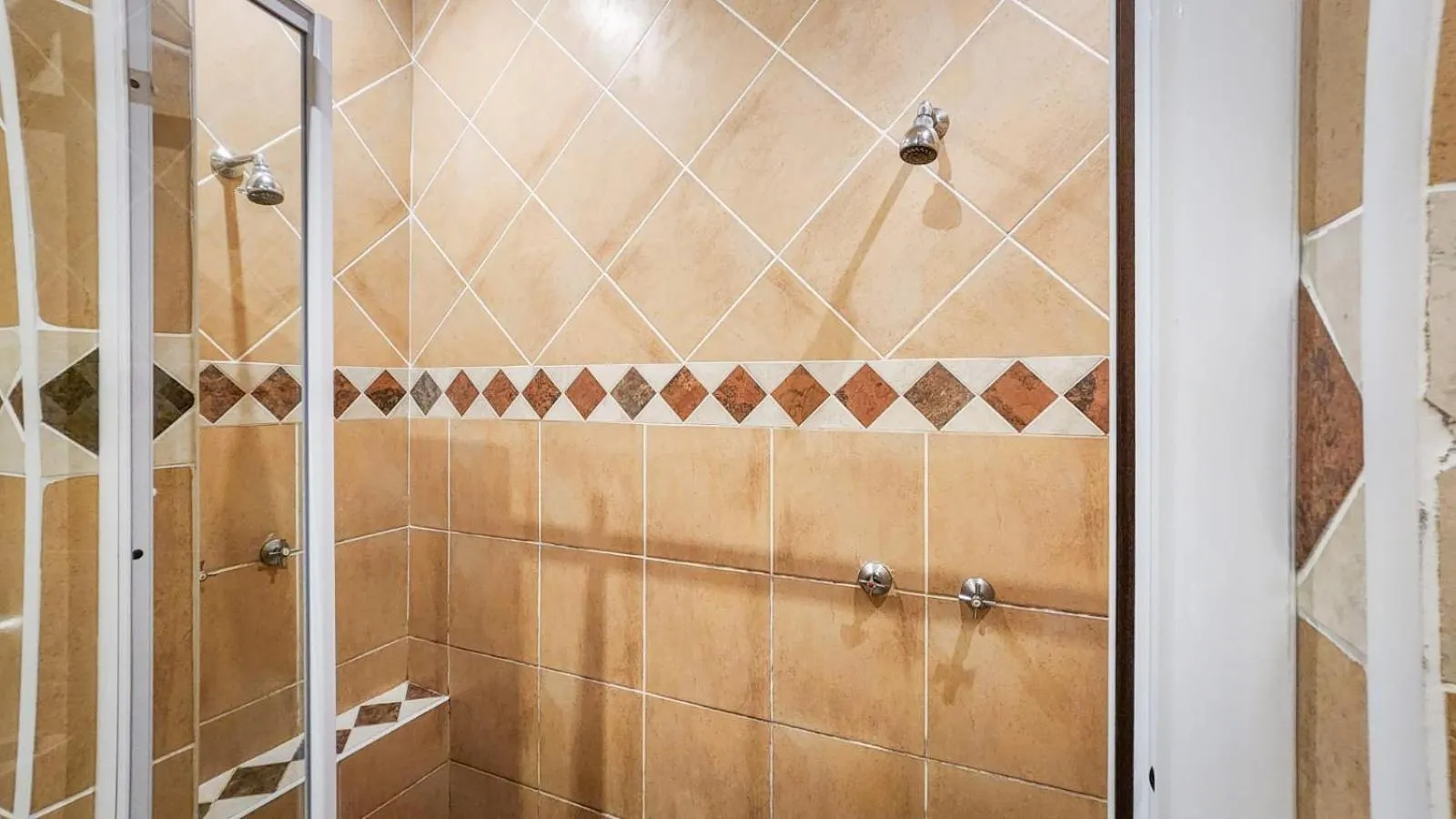 Shower in Parkers Cottages