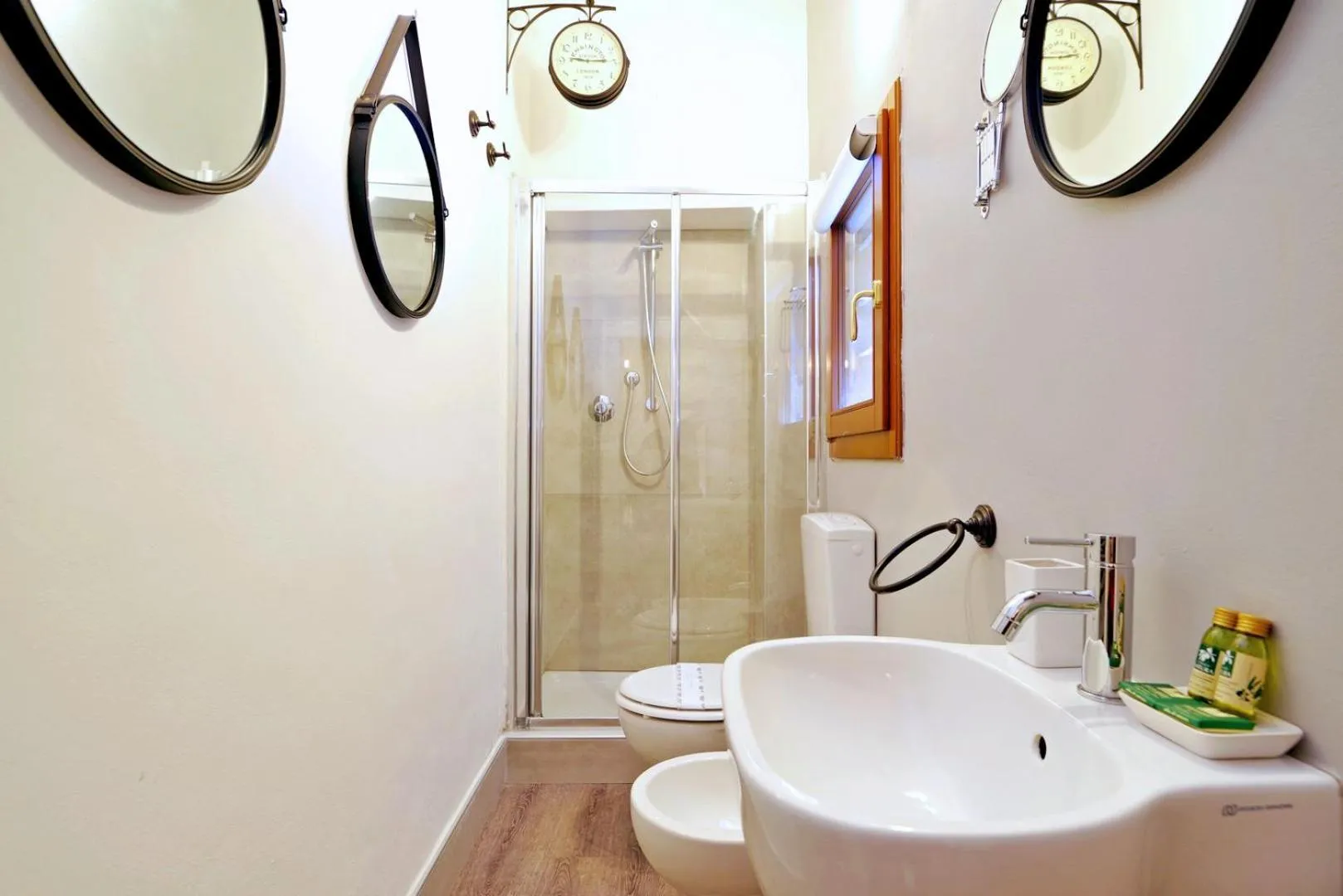 Steam House Room & Breakfast