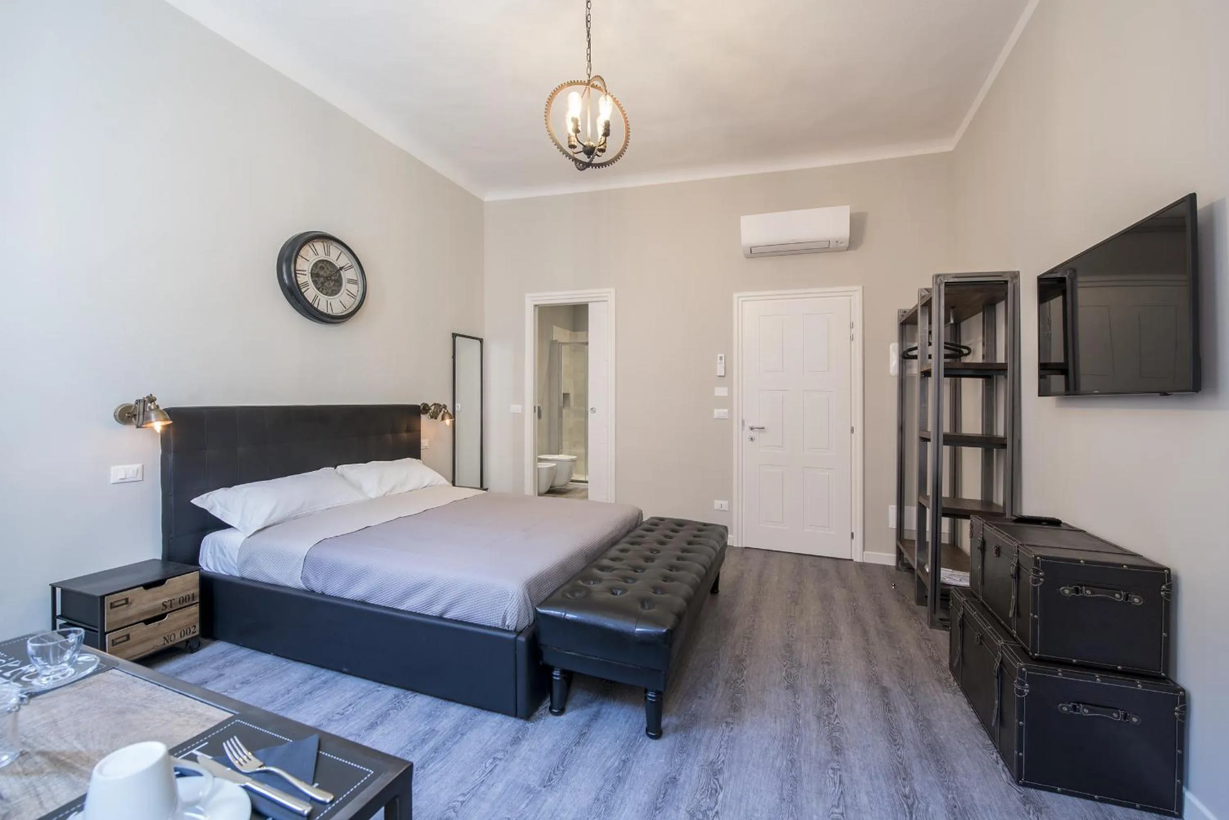 Bed in Steam House Room & Breakfast